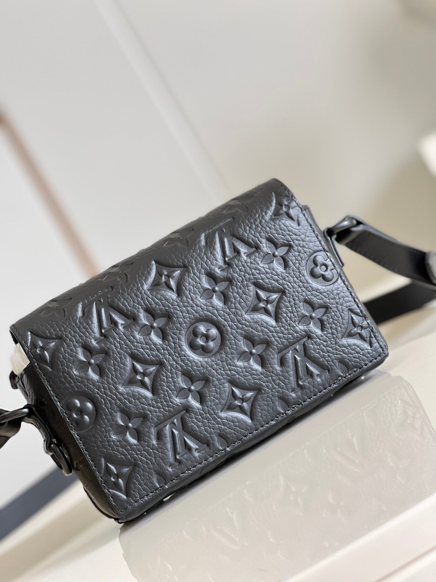 LuxluxHouse Best Quality Bags Louis Vuitton Men