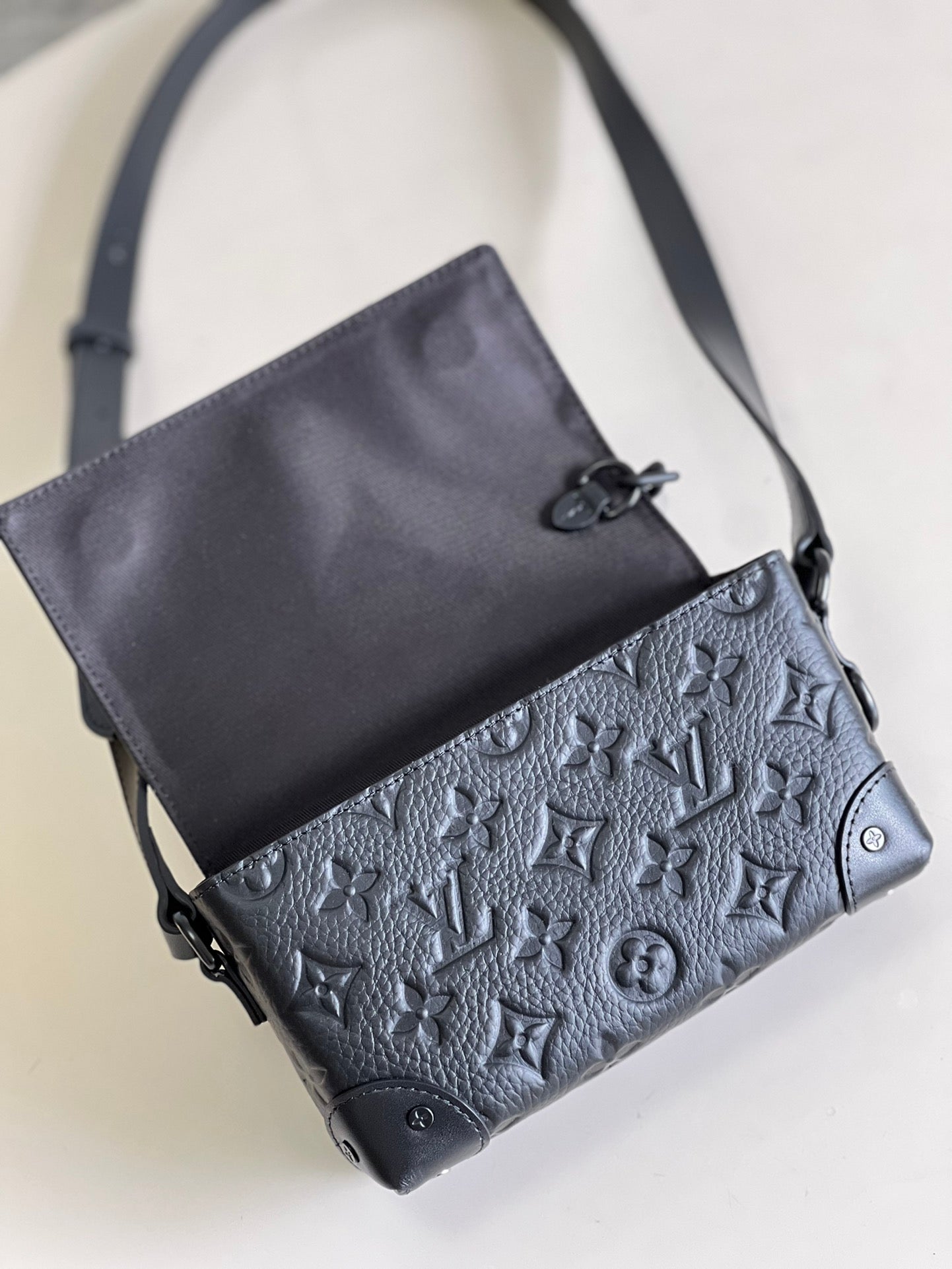 LuxluxHouse Best Quality Bags Louis Vuitton Men