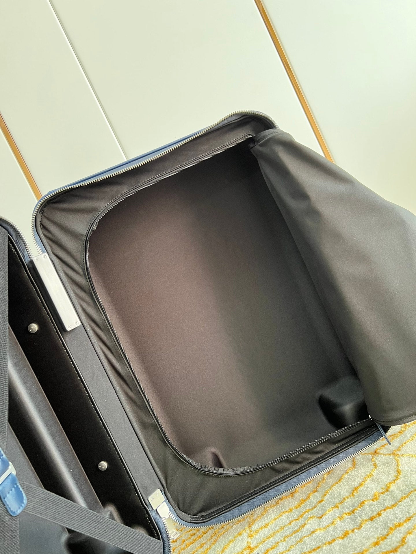 LuxluxHouse Best Quality Bags Luggage