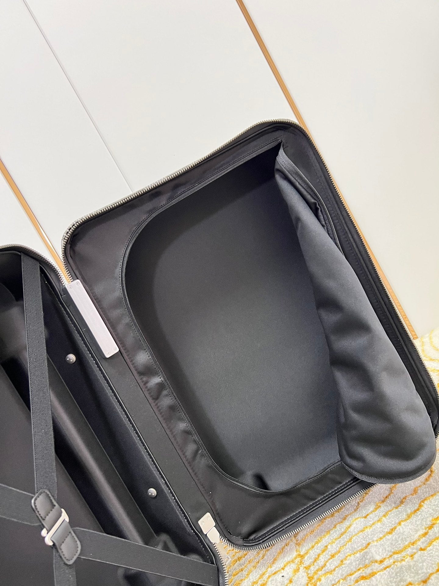 LuxluxHouse Best Quality Bags Luggage