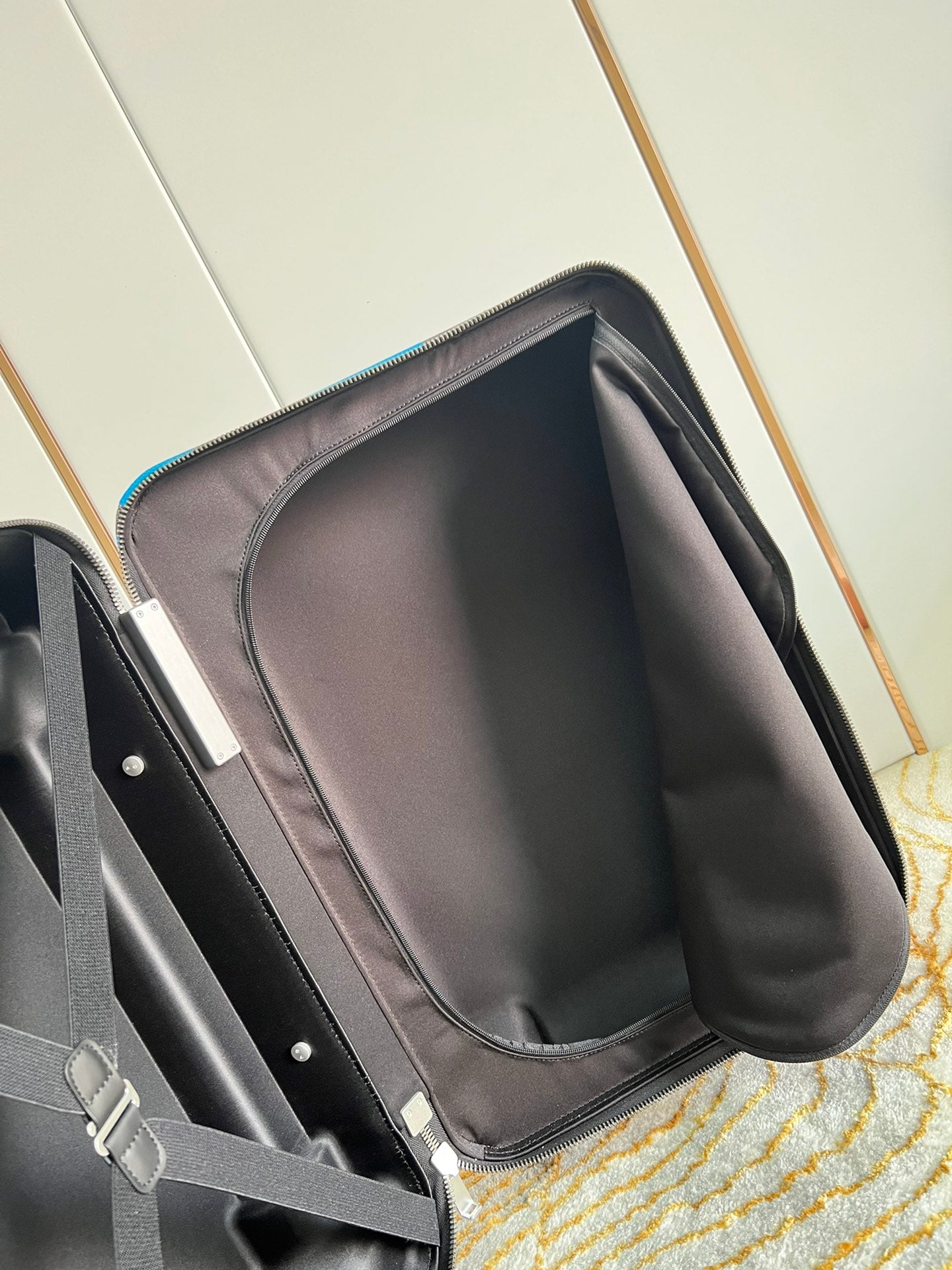 LuxluxHouse Best Quality Bags Luggage
