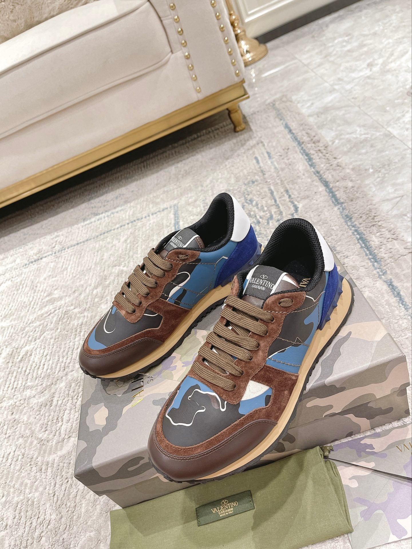 LuxluxHouse Best Quality Shoes Valentino