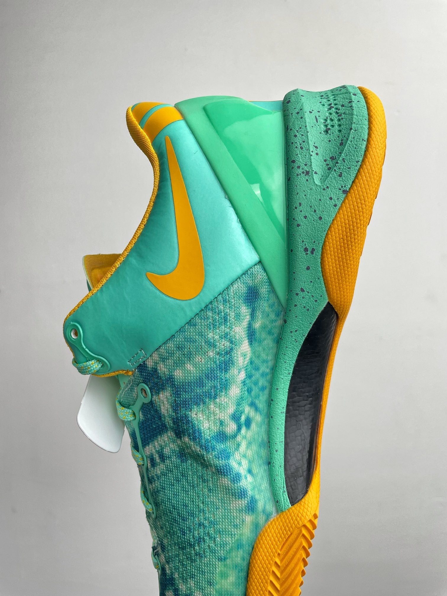 Max Batch-Nike Kobe 8 Protro “Green Glow”