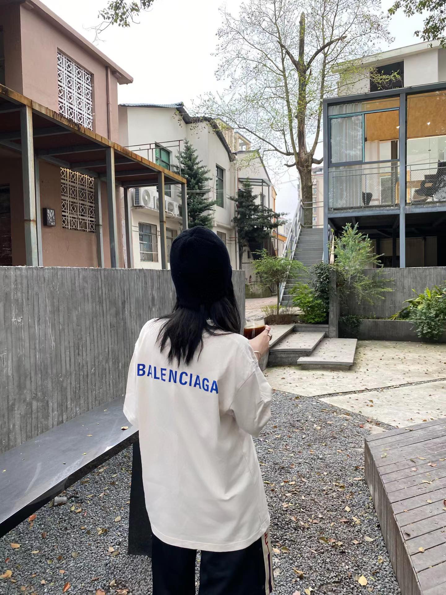 LuxluxHouse Best Quality Clothes Balenciaga T-shirt