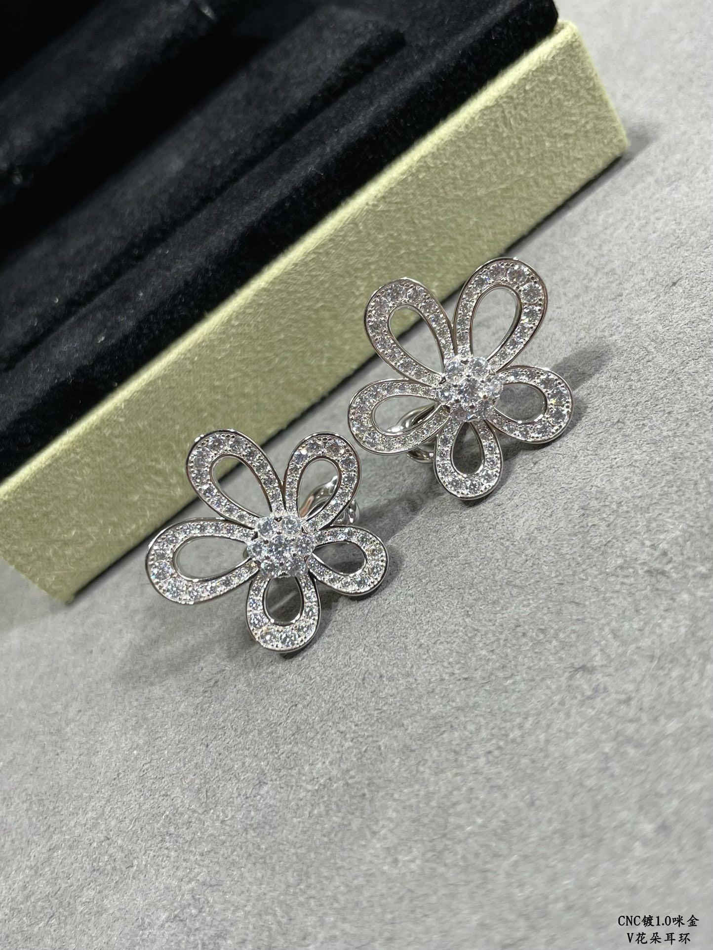 LuxluxHouse Best Quality Accessories Van Cleef & Arpels