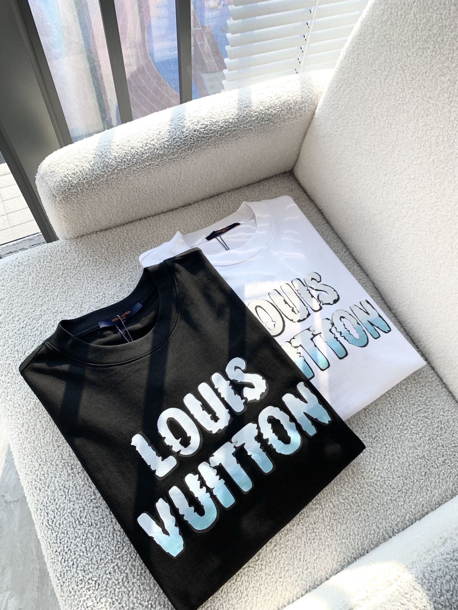 LuxluxHouse Best Quality Clothes T-shirt Louis Vuitton