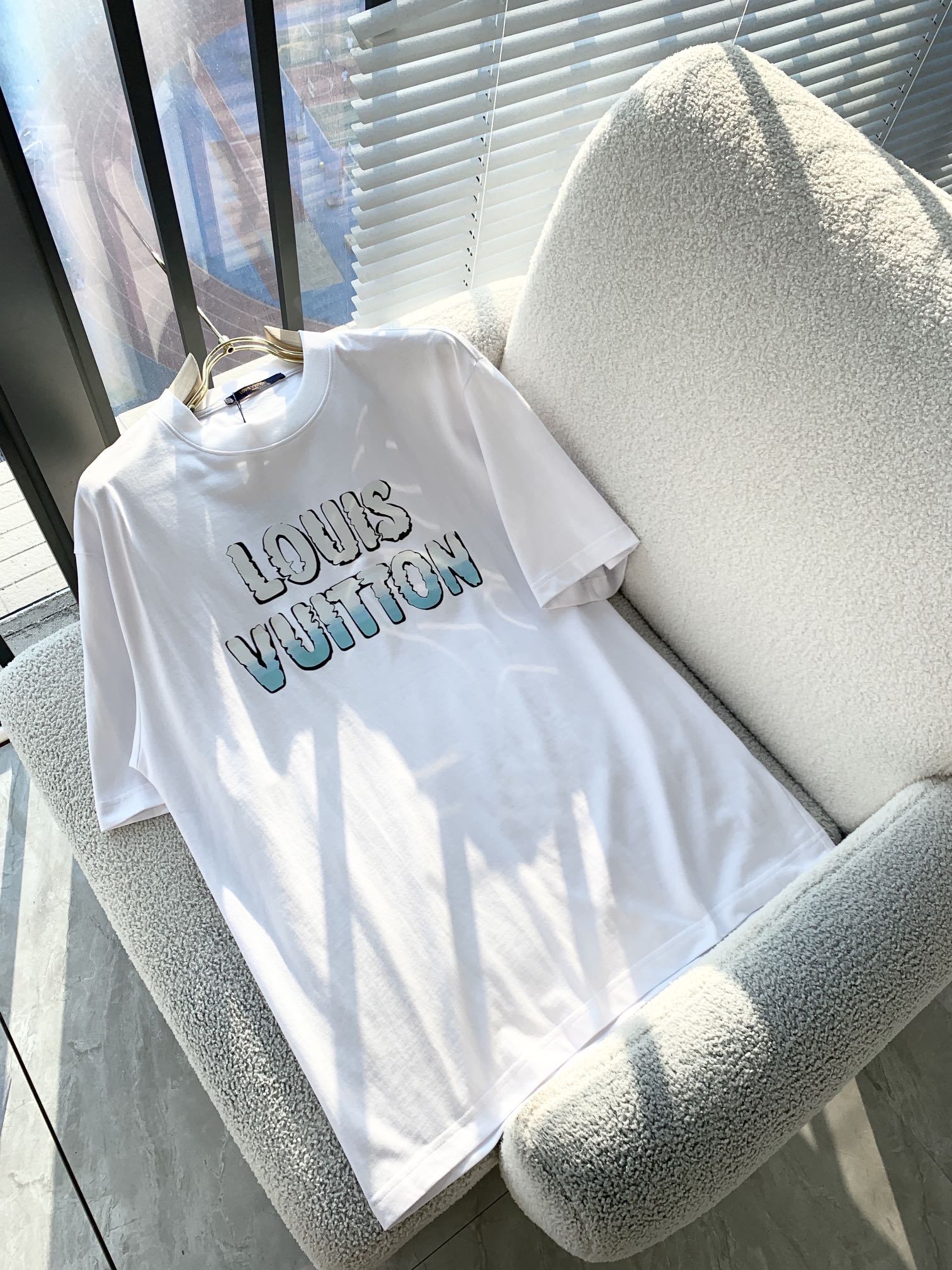 LuxluxHouse Best Quality Clothes T-shirt Louis Vuitton