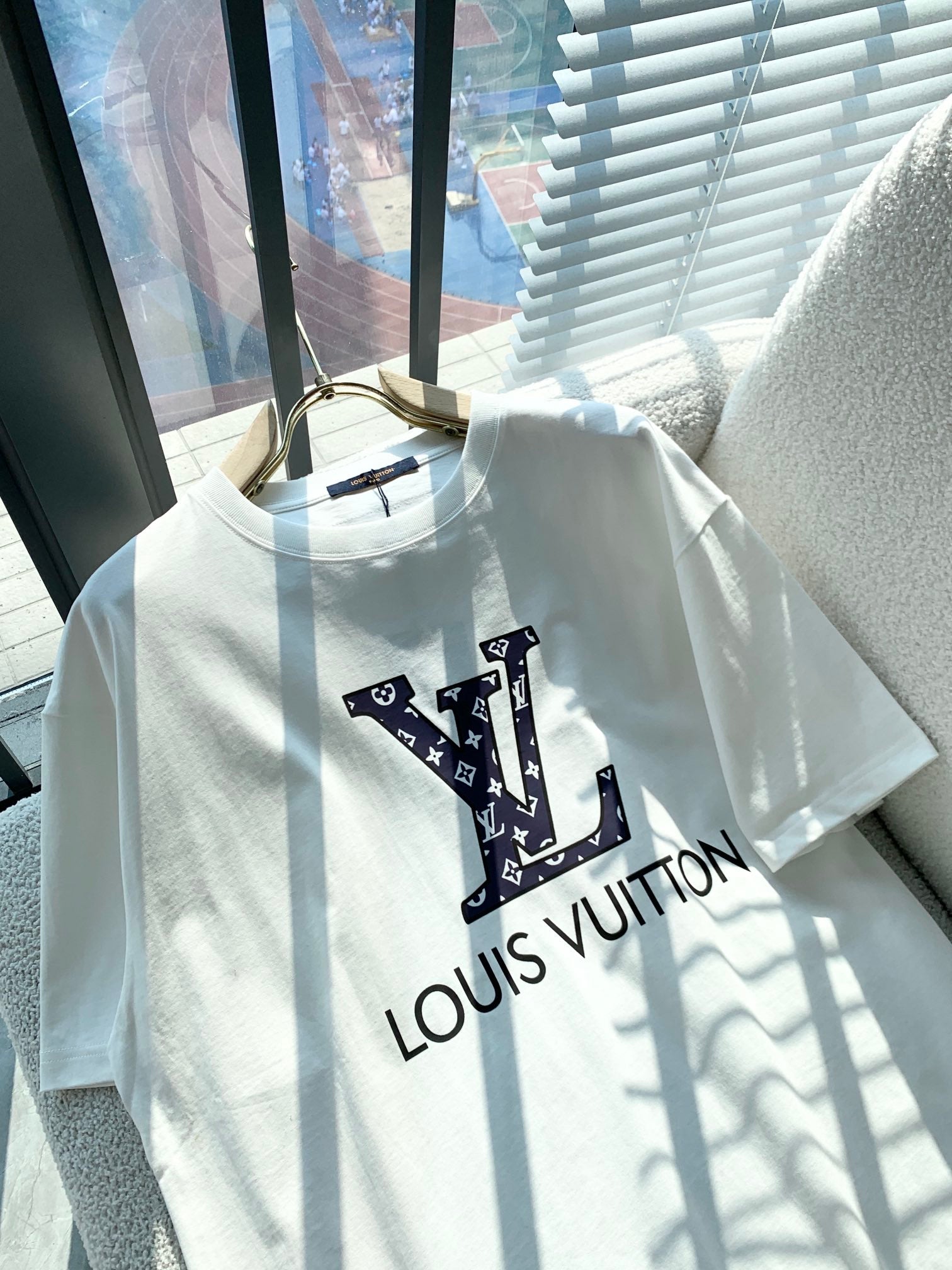 LuxluxHouse Best Quality Clothes T-shirt Louis Vuitton