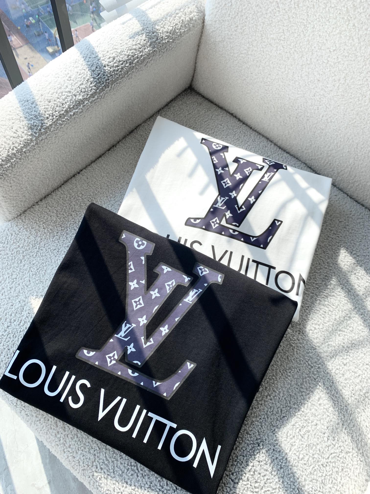 LuxluxHouse Best Quality Clothes T-shirt Louis Vuitton