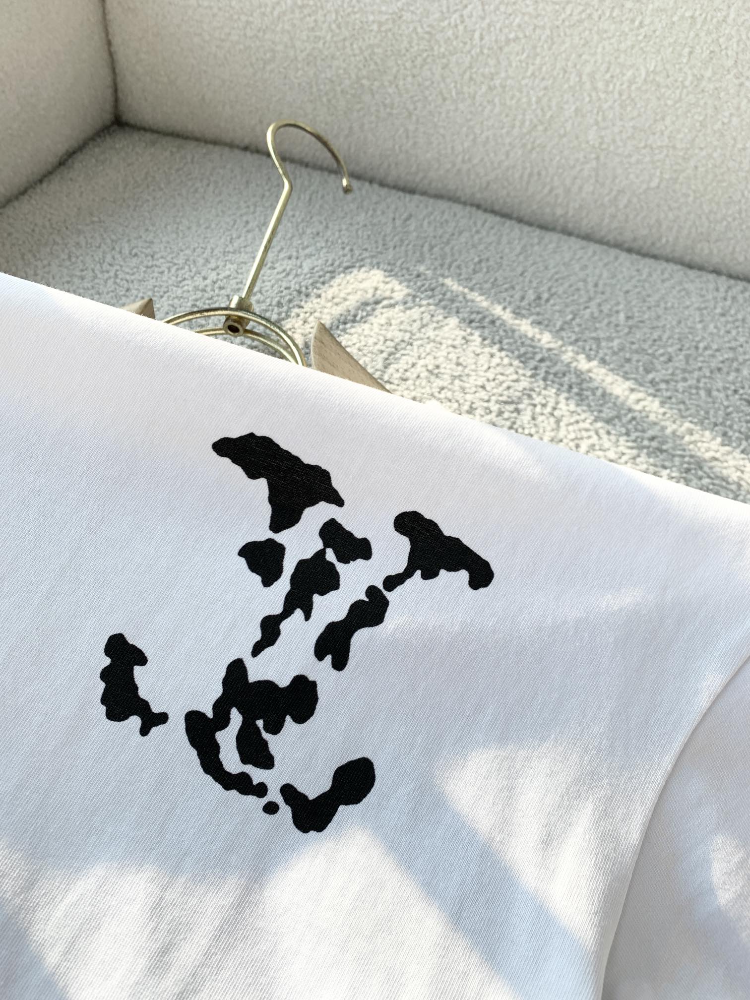 LuxluxHouse Best Quality Clothes T-shirt Louis Vuitton