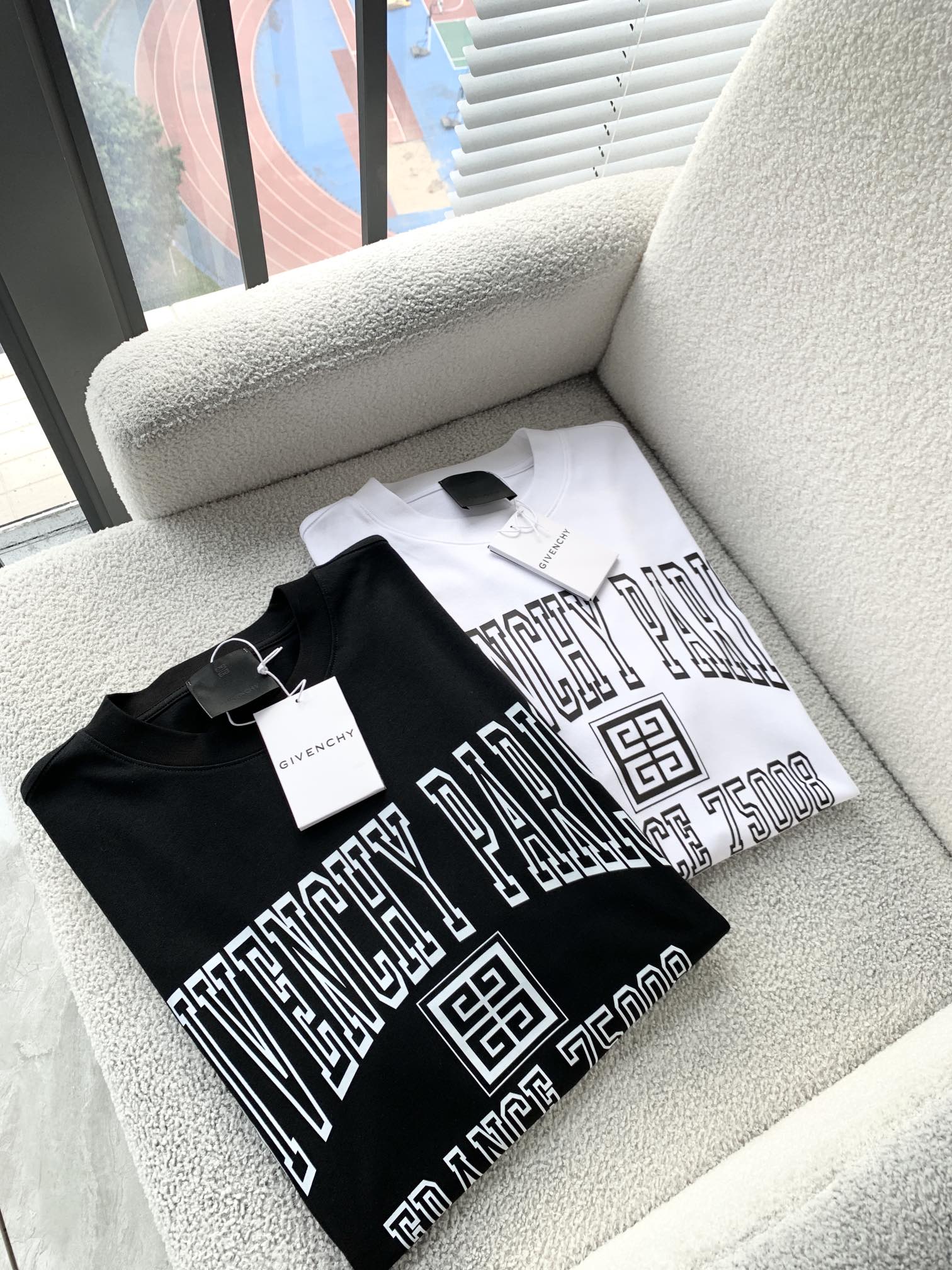 LuxluxHouse Best Quality Clothes Givenchy T-shirt