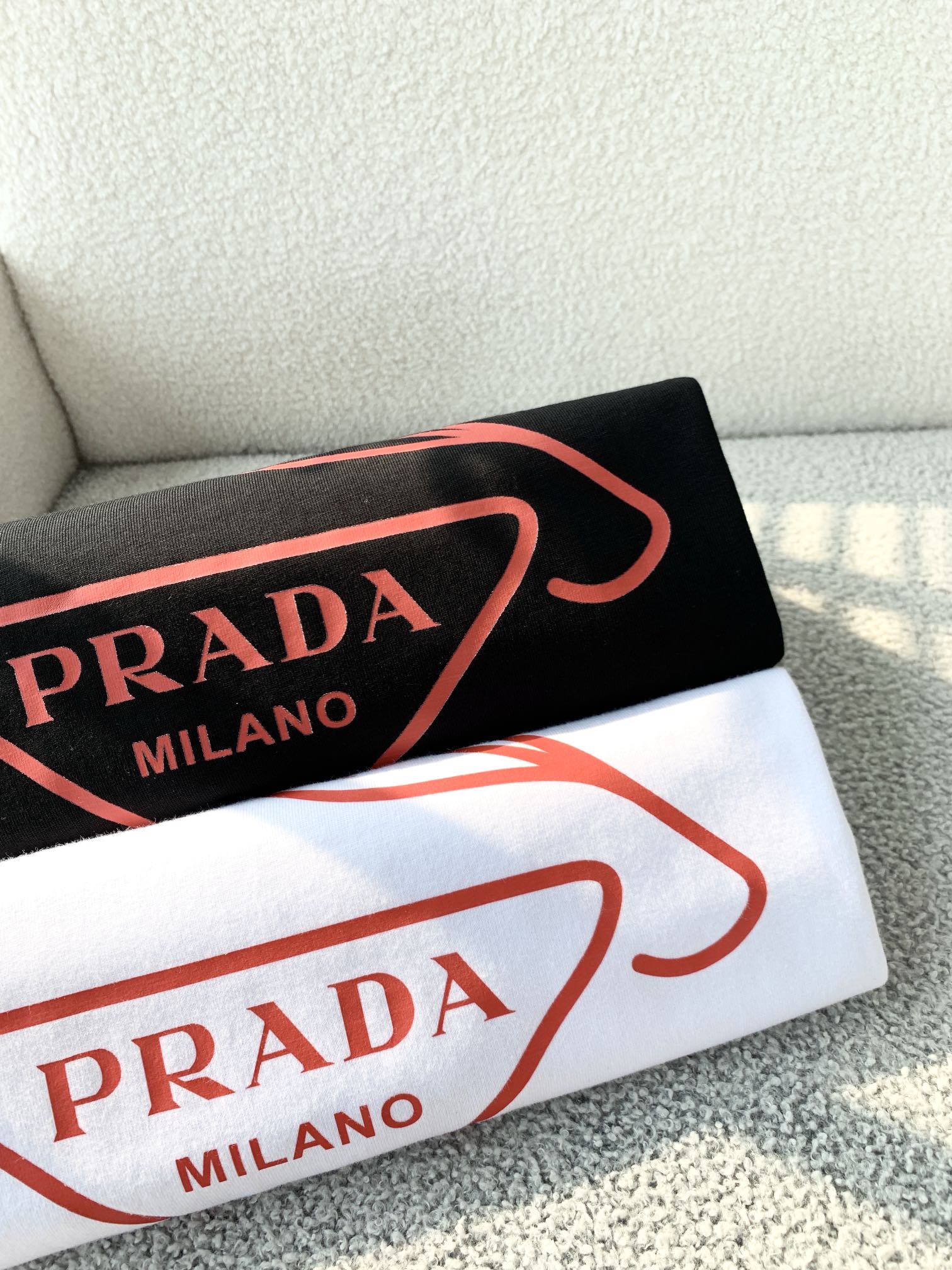LuxluxHouse Best Quality Clothes T-shirt Prada