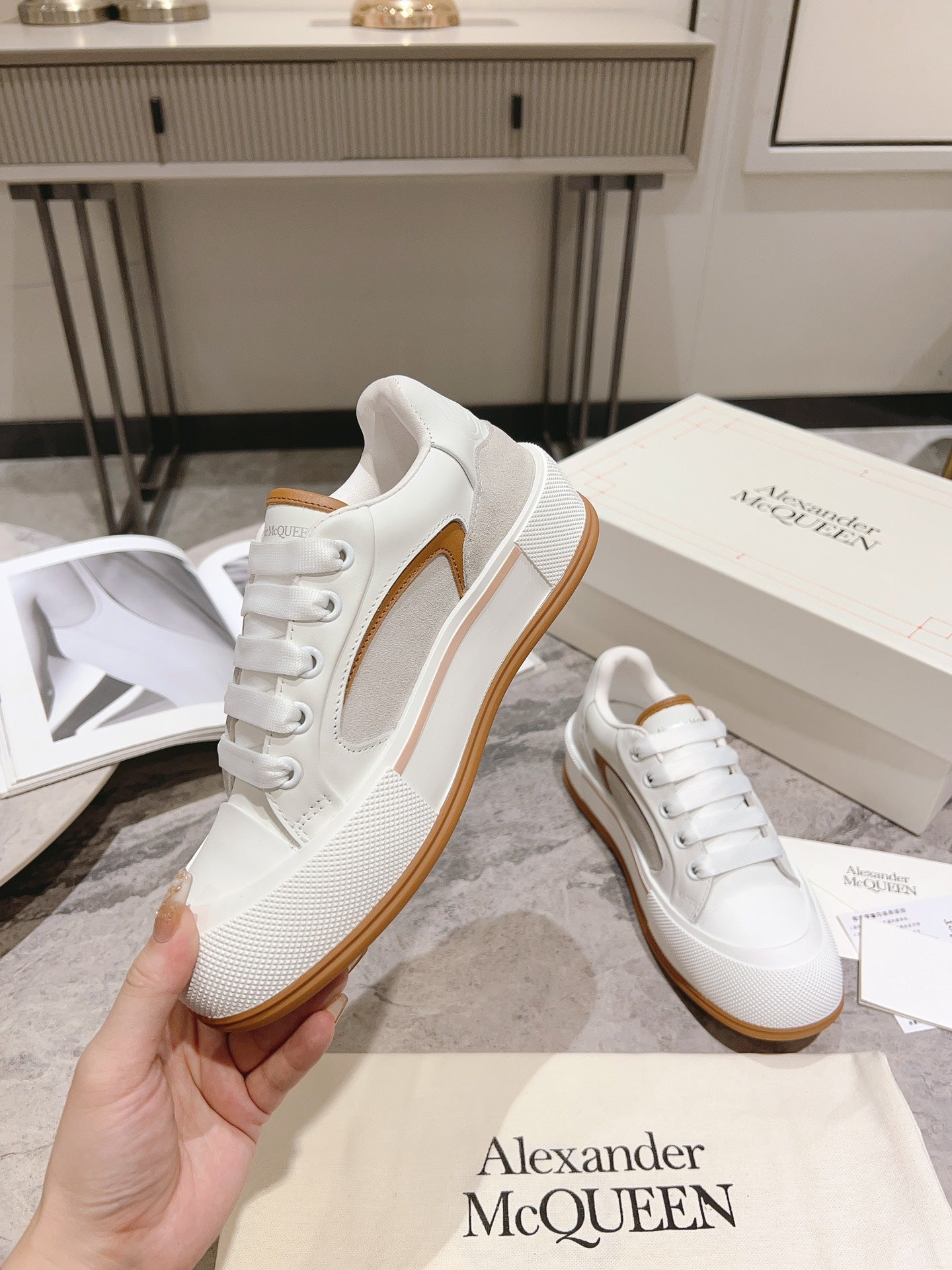 LuxluxHouse Best Quality Shoes Alexander McQueen