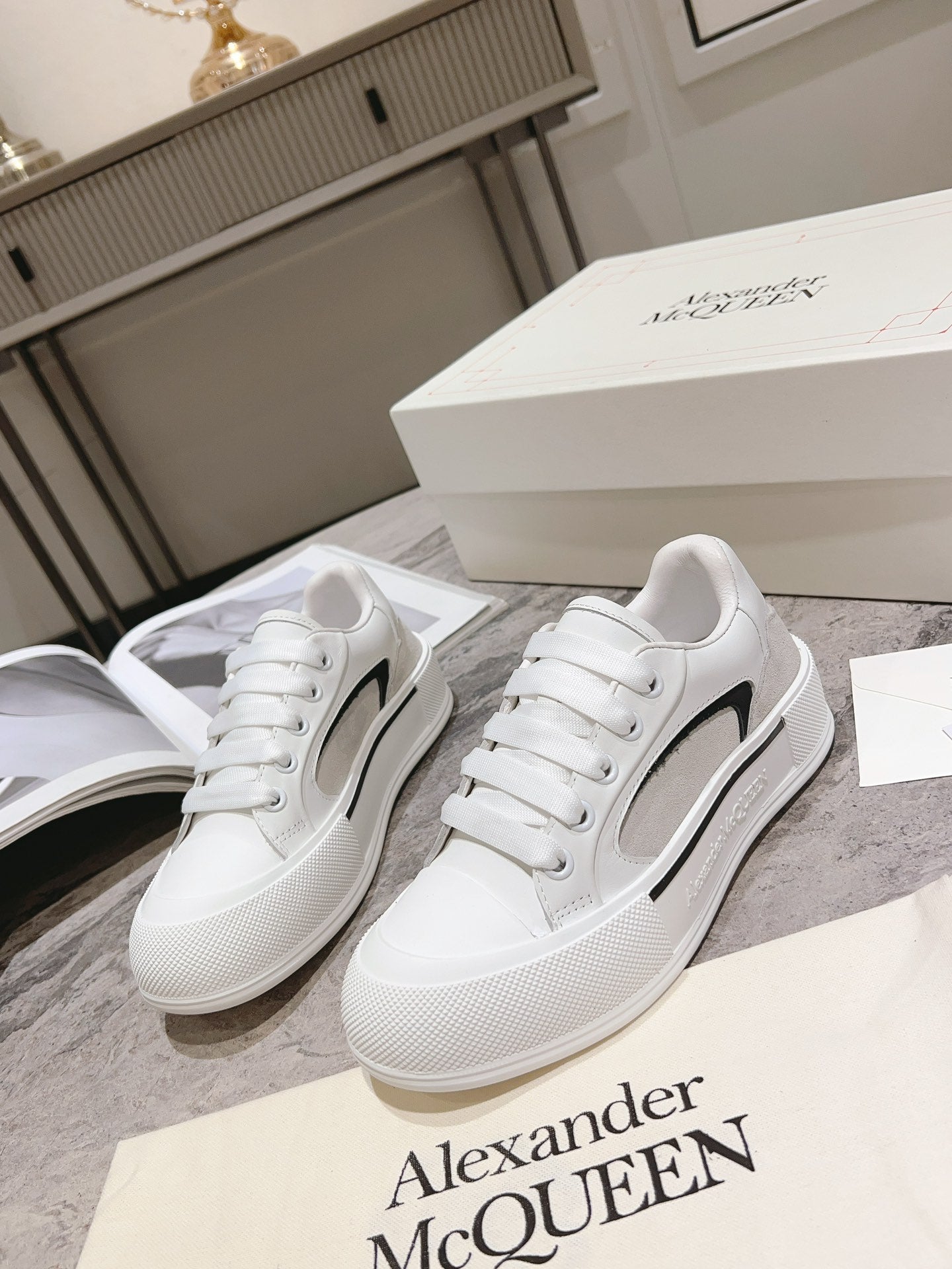 LuxluxHouse Best Quality Shoes Alexander McQueen