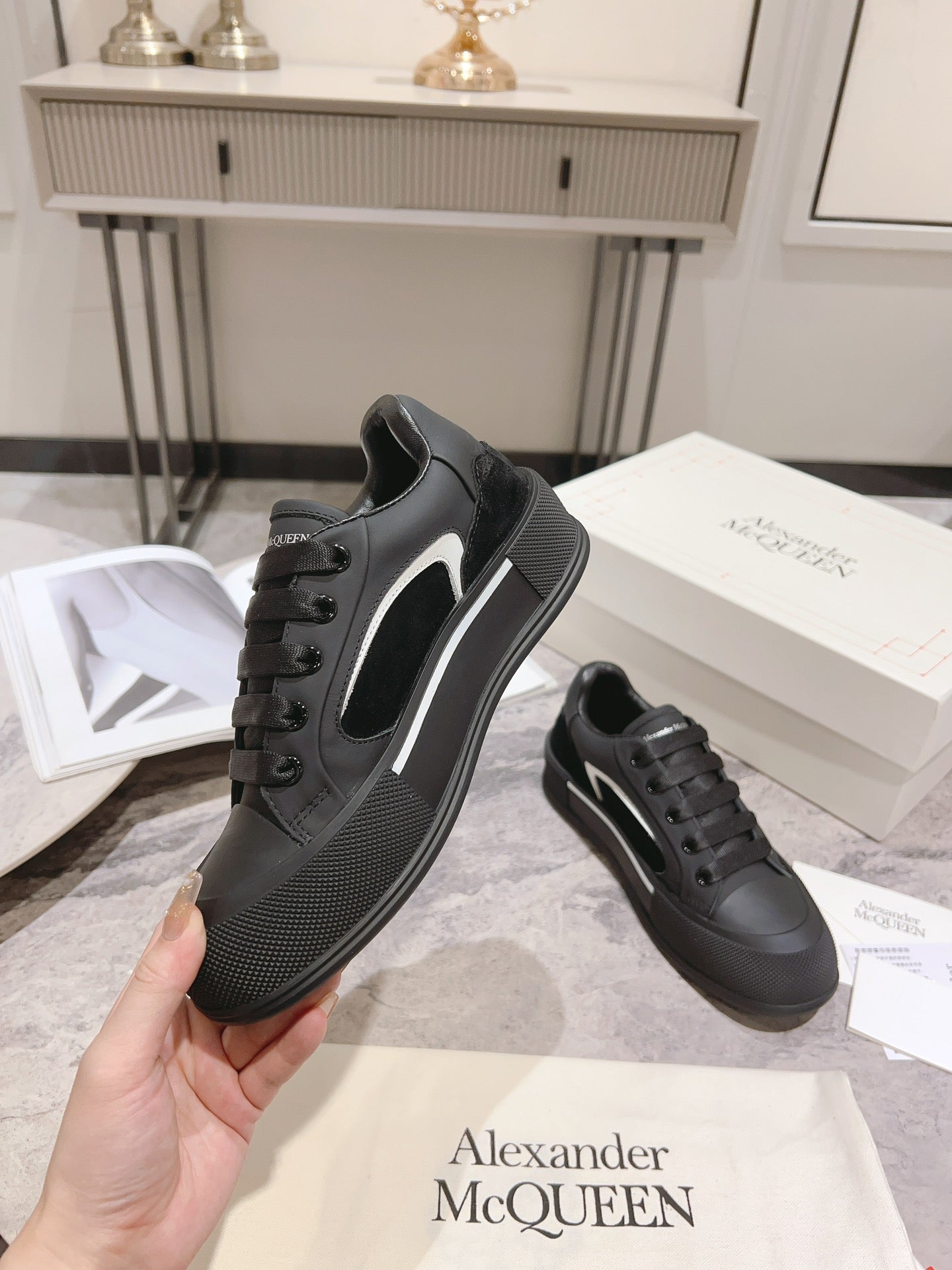 LuxluxHouse Best Quality Shoes Alexander McQueen