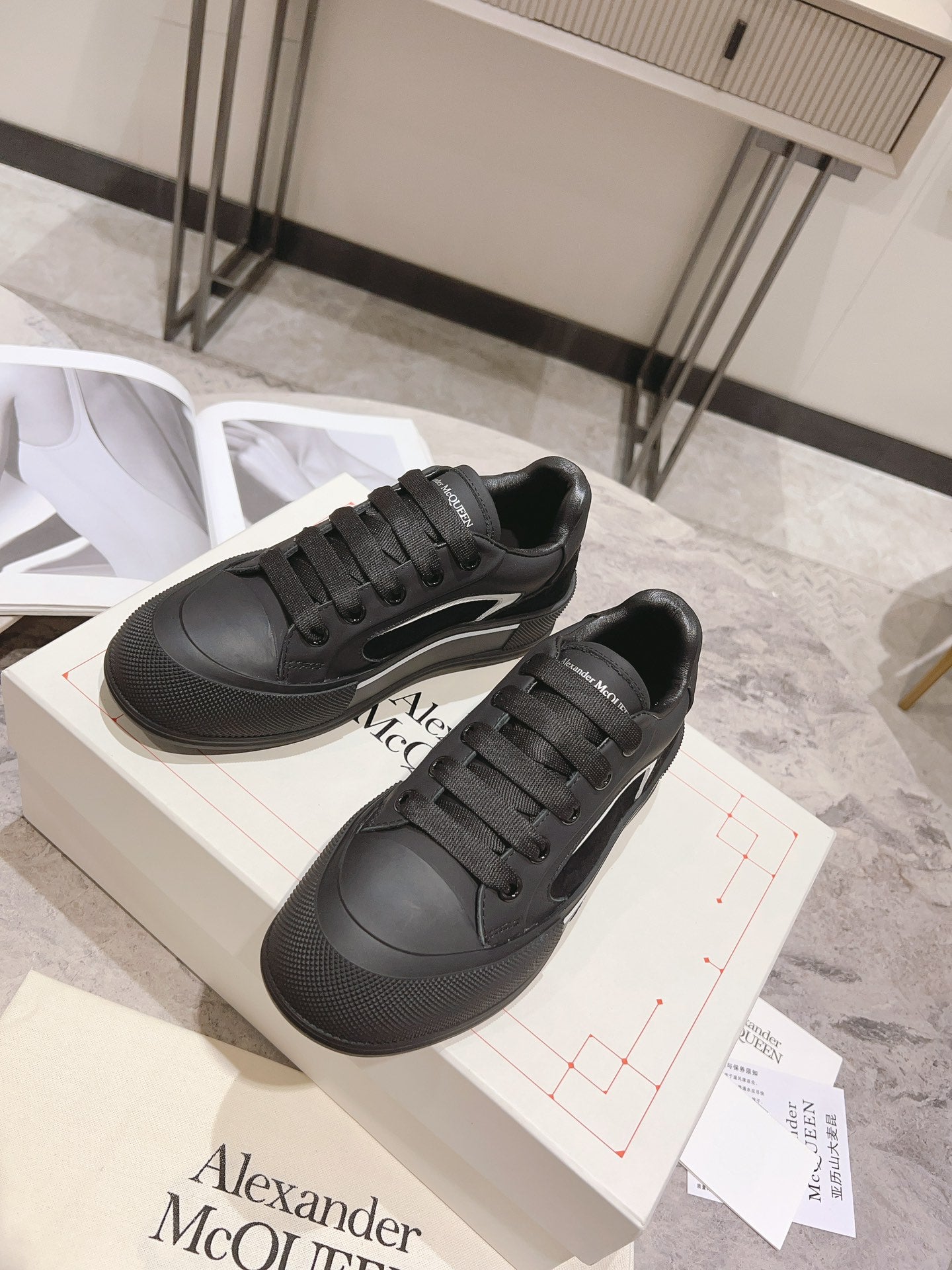 LuxluxHouse Best Quality Shoes Alexander McQueen