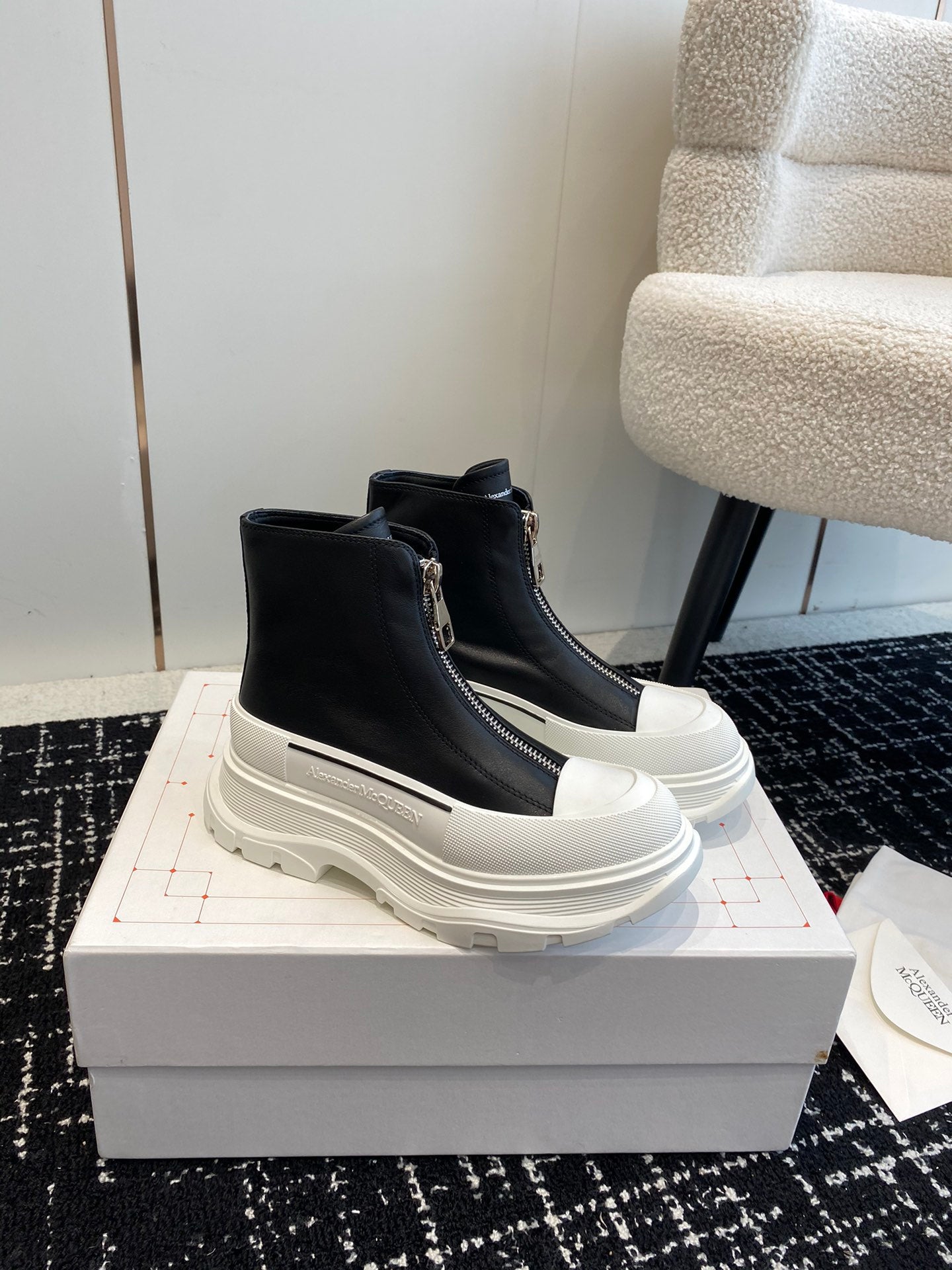 LuxluxHouse Best Quality Shoes Alexander McQueen