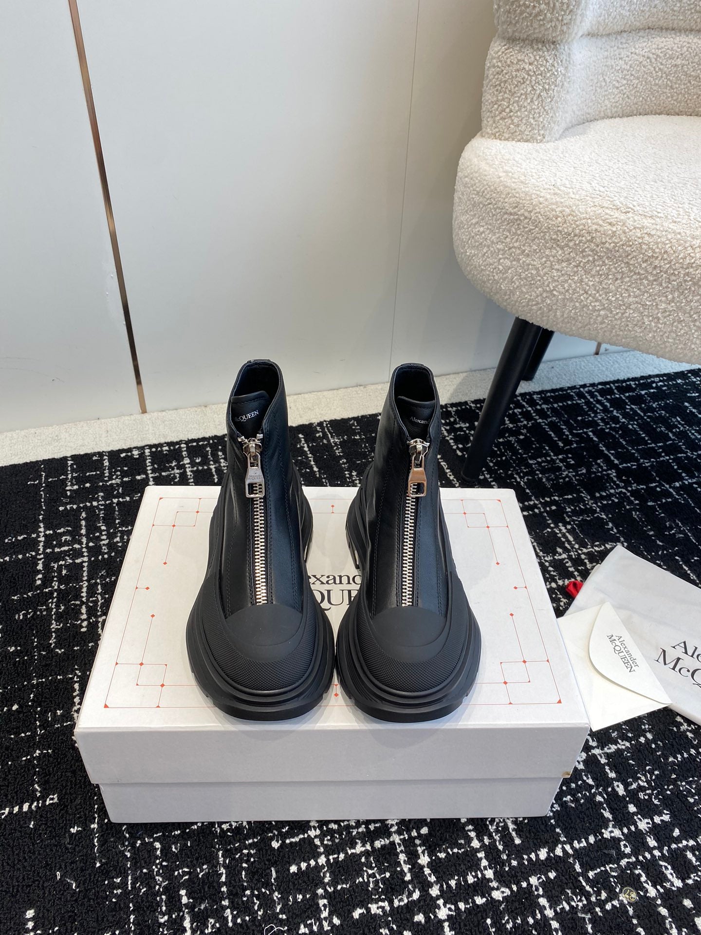 LuxluxHouse Best Quality Shoes Alexander McQueen