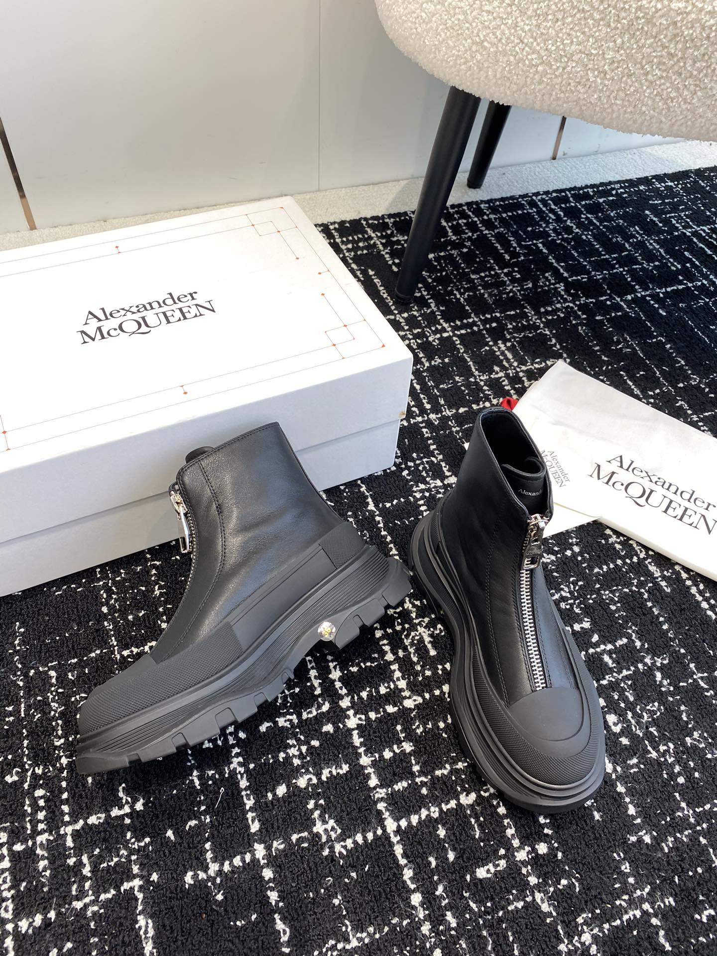 LuxluxHouse Best Quality Shoes Alexander McQueen