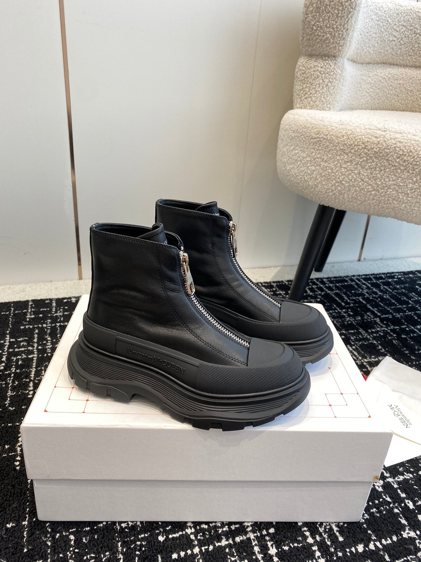 LuxluxHouse Best Quality Shoes Alexander McQueen