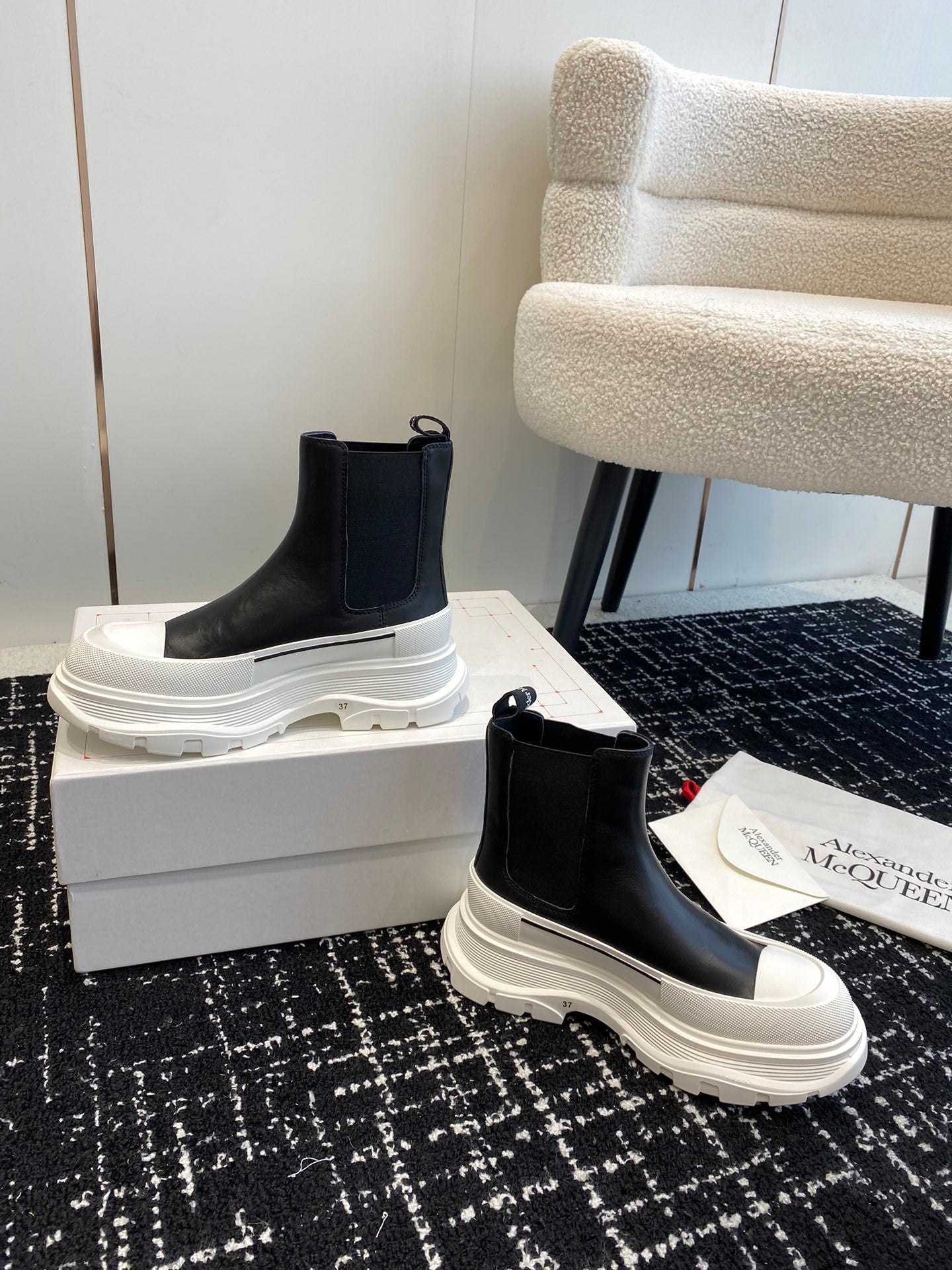 LuxluxHouse Best Quality Shoes Alexander McQueen