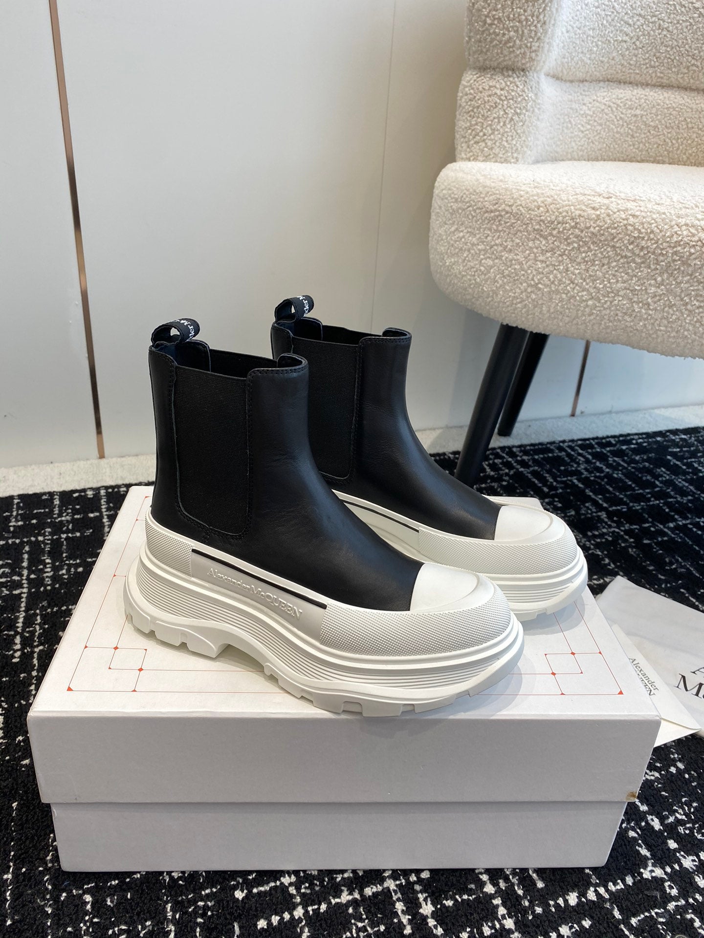 LuxluxHouse Best Quality Shoes Alexander McQueen