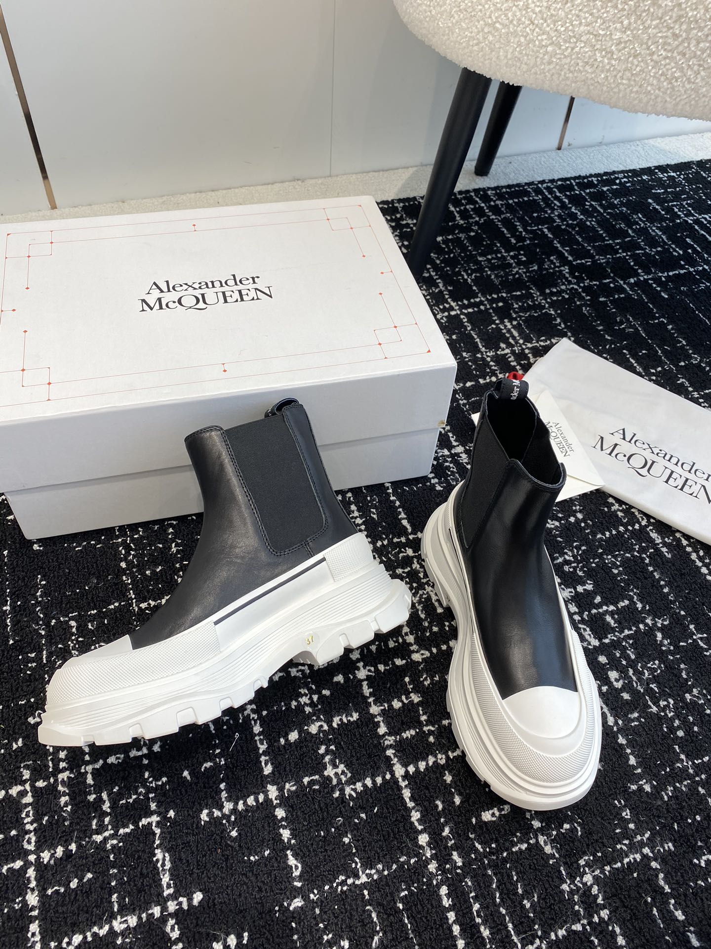 LuxluxHouse Best Quality Shoes Alexander McQueen