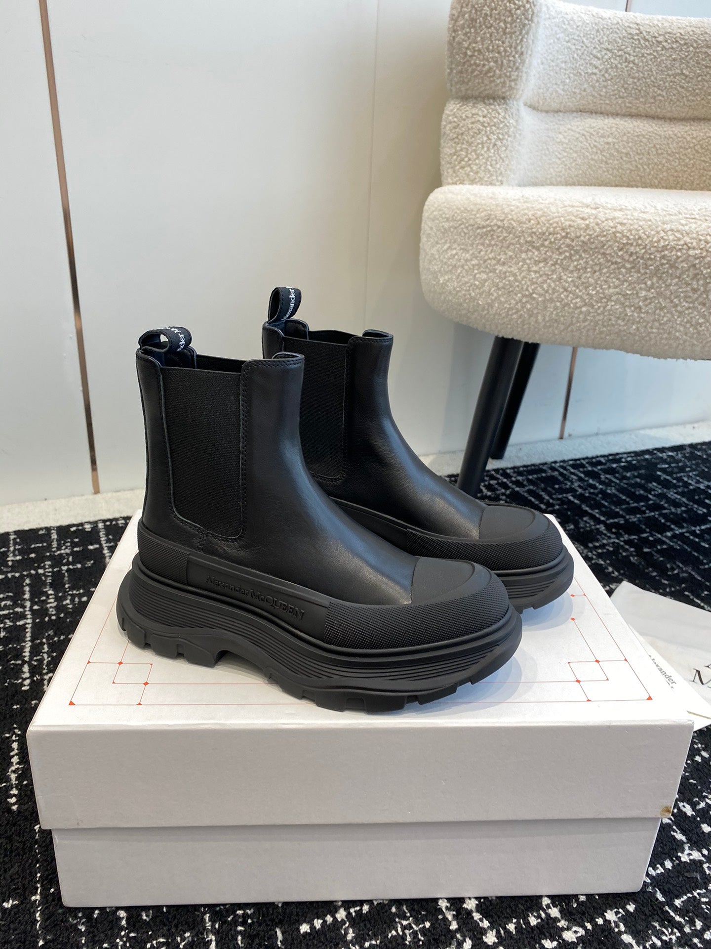 LuxluxHouse Best Quality Shoes Alexander McQueen