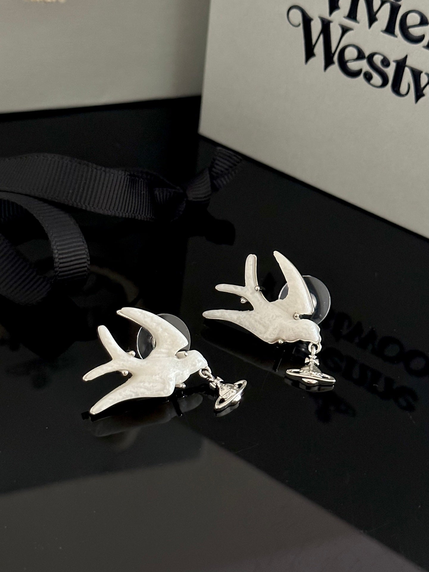 LuxluxHouse Low Price And High Quality Accessories Vivienne Westwood