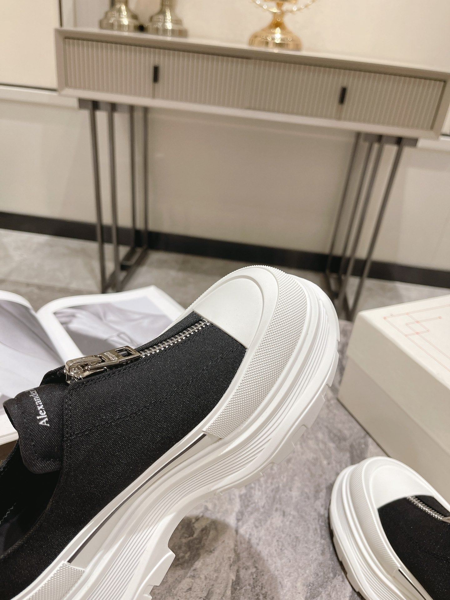 LuxluxHouse Best Quality Shoes Alexander McQueen