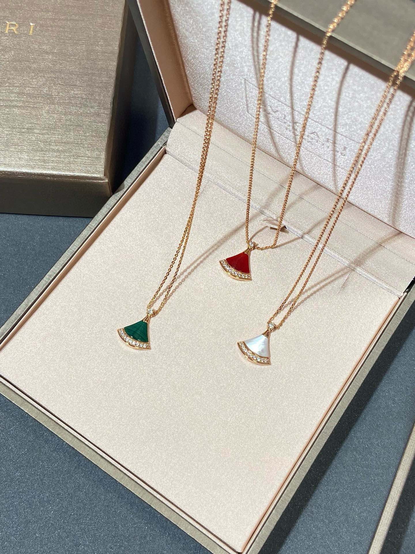 LuxluxHouse Best Quality Accessories Necklace Bvlgari