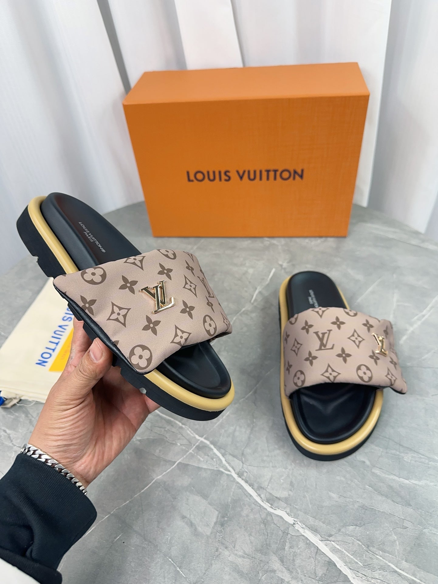LuxluxHouse Best Quality Sandals Louis Vuitton