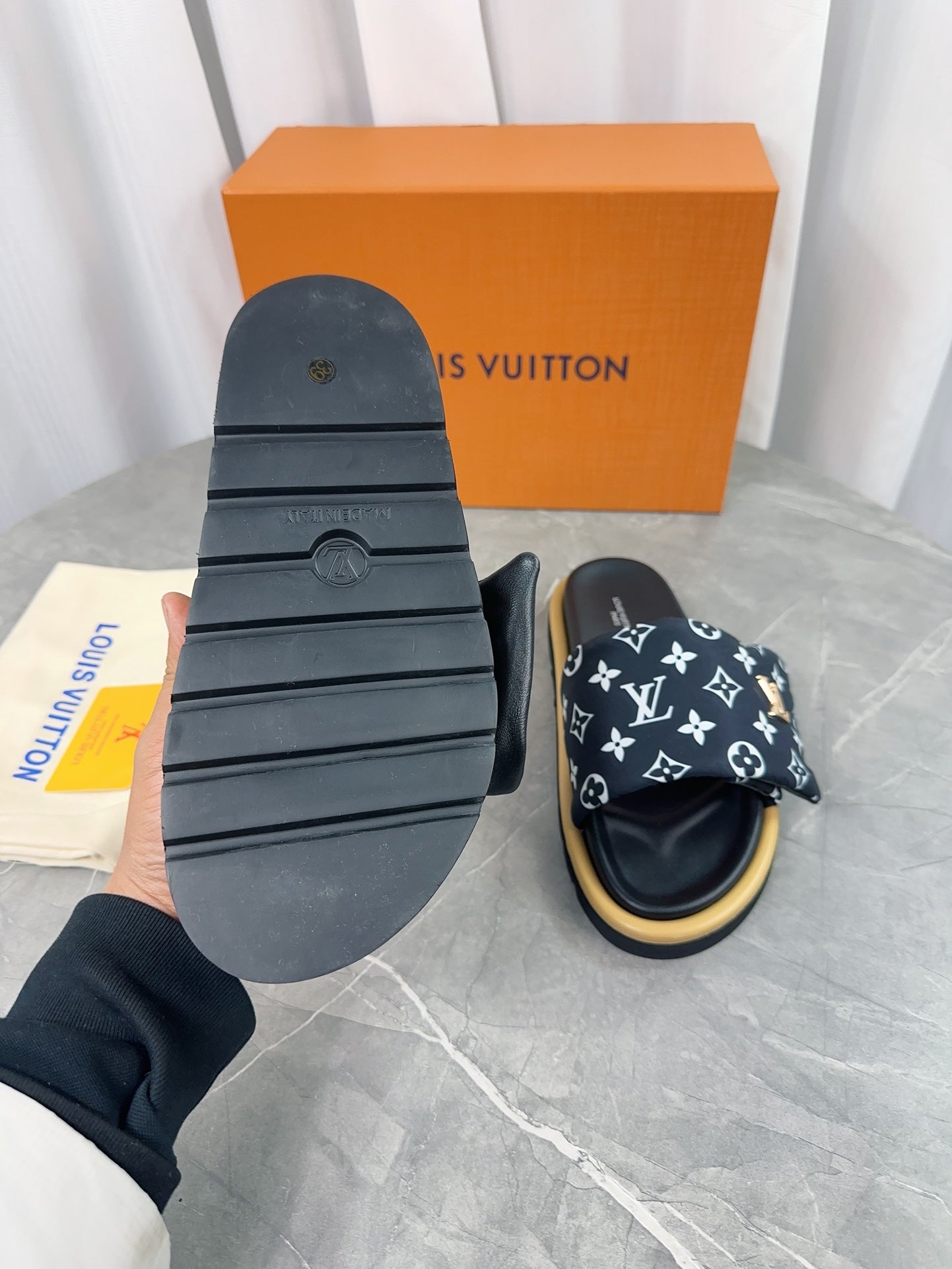 LuxluxHouse Best Quality Sandals Louis Vuitton