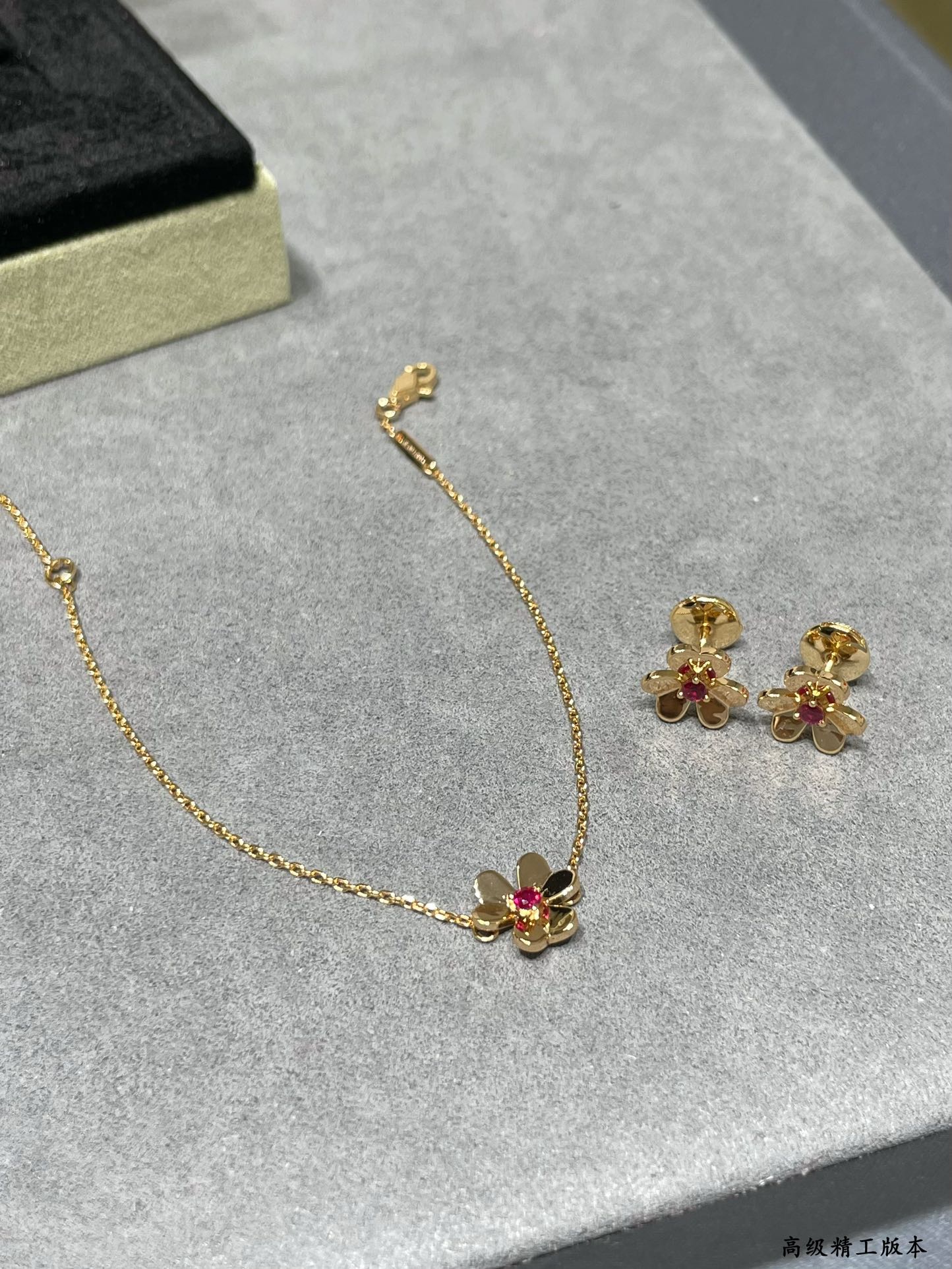 LuxluxHouse Best Quality Accessories Van Cleef & Arpels