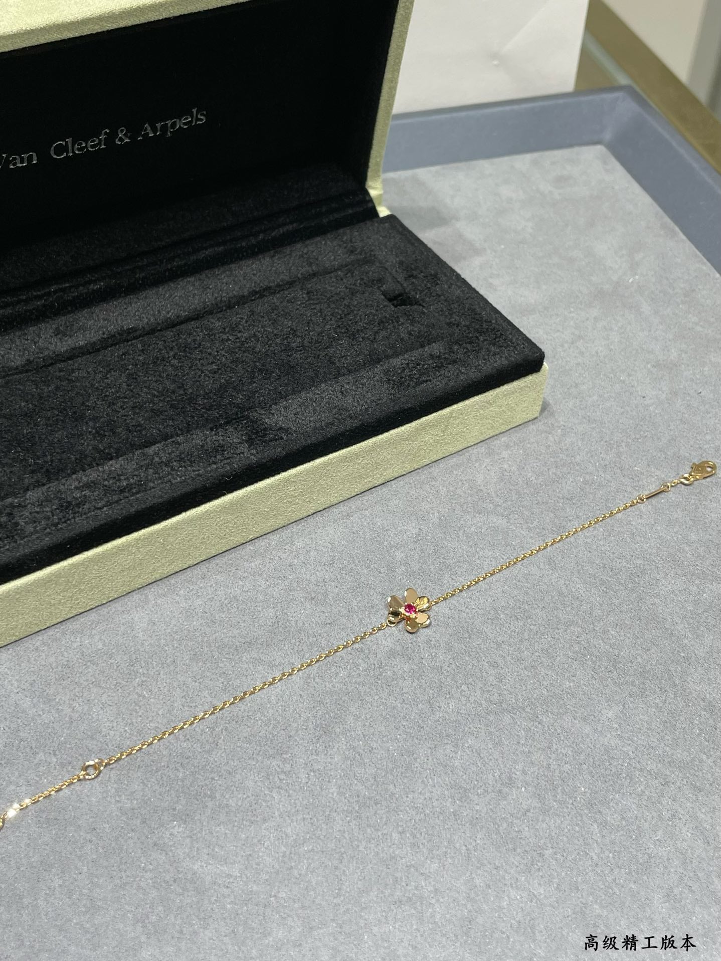 LuxluxHouse Best Quality Accessories Van Cleef & Arpels