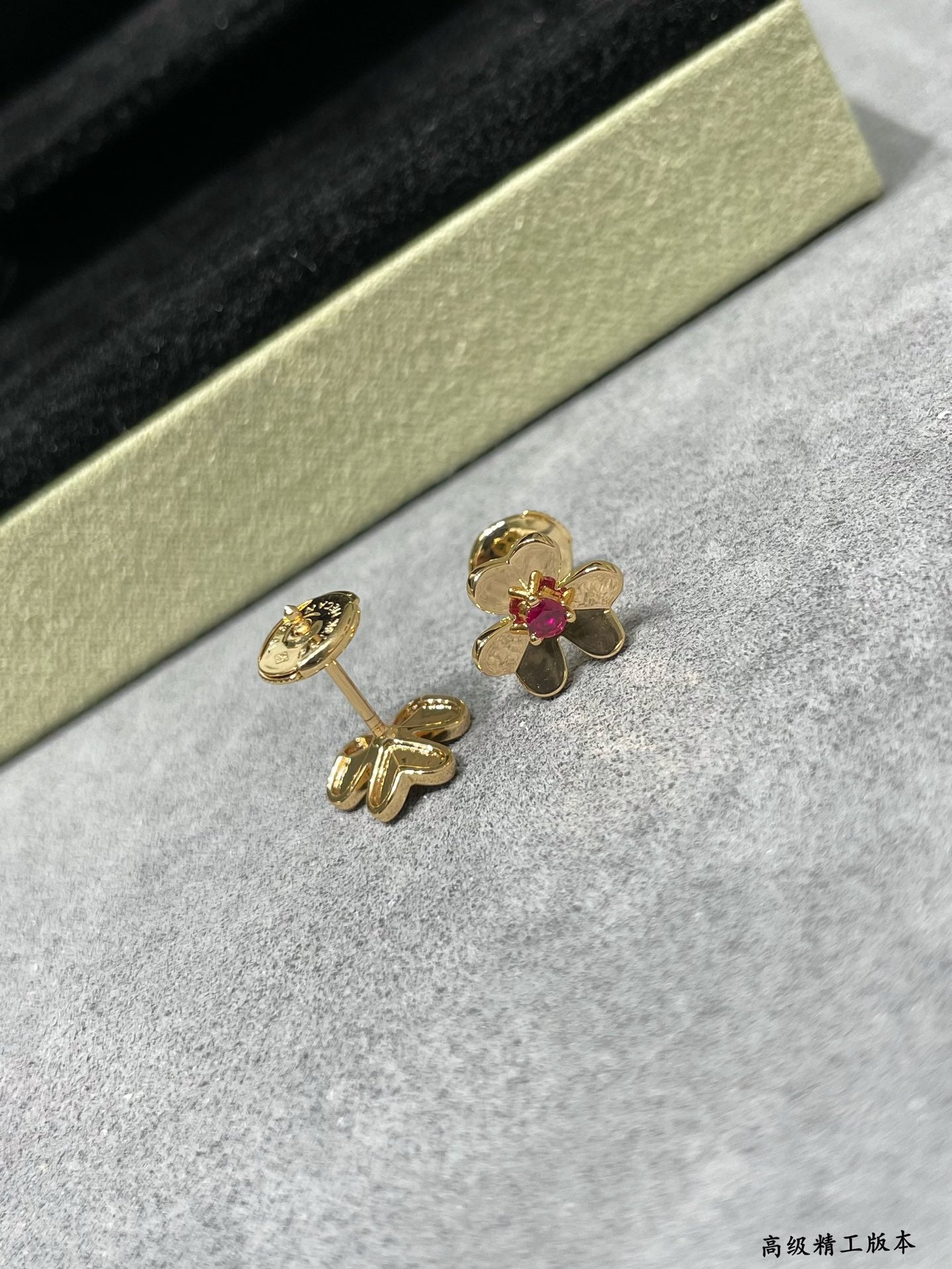 LuxluxHouse Best Quality Accessories Van Cleef & Arpels