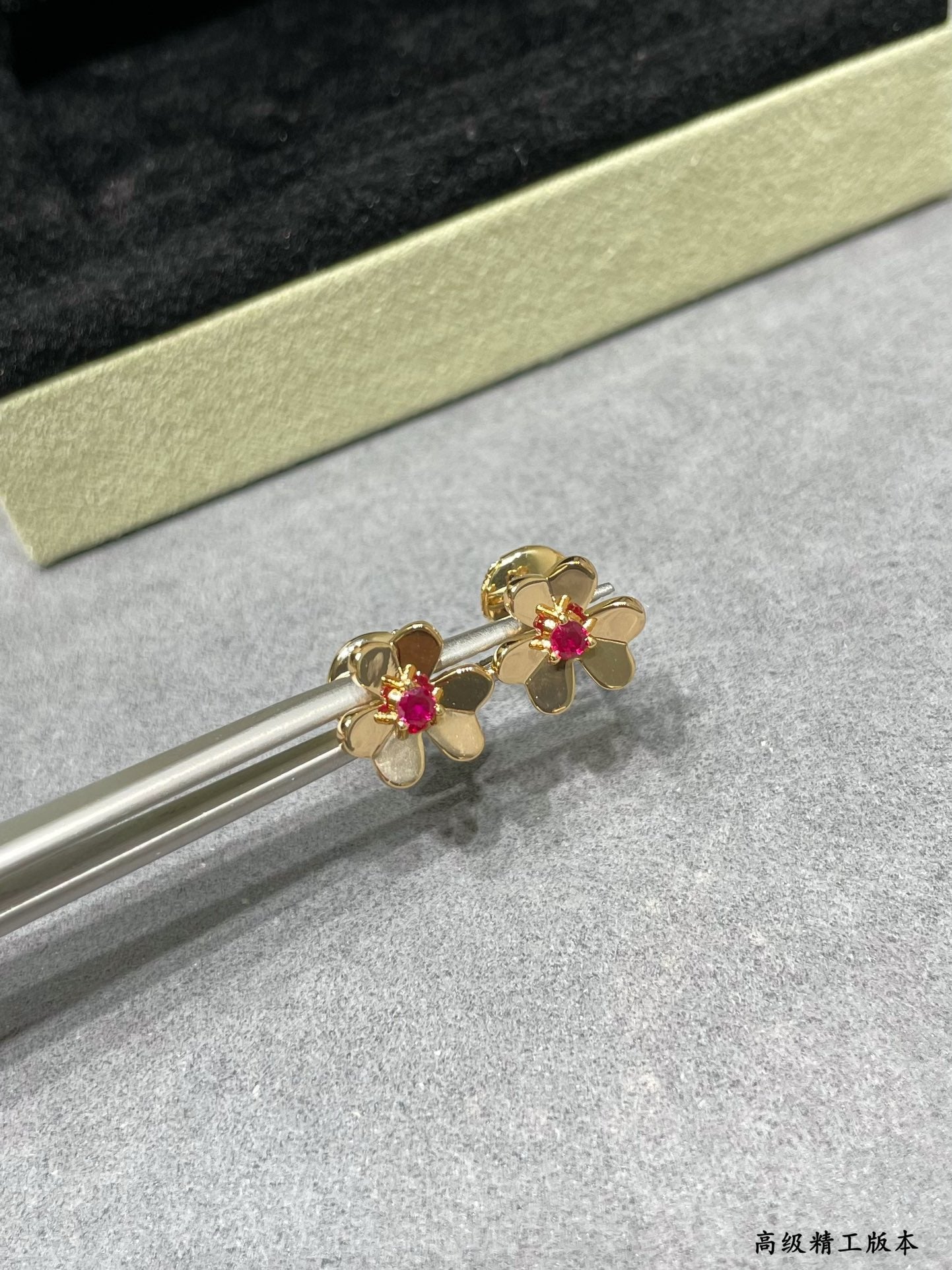 LuxluxHouse Best Quality Accessories Van Cleef & Arpels