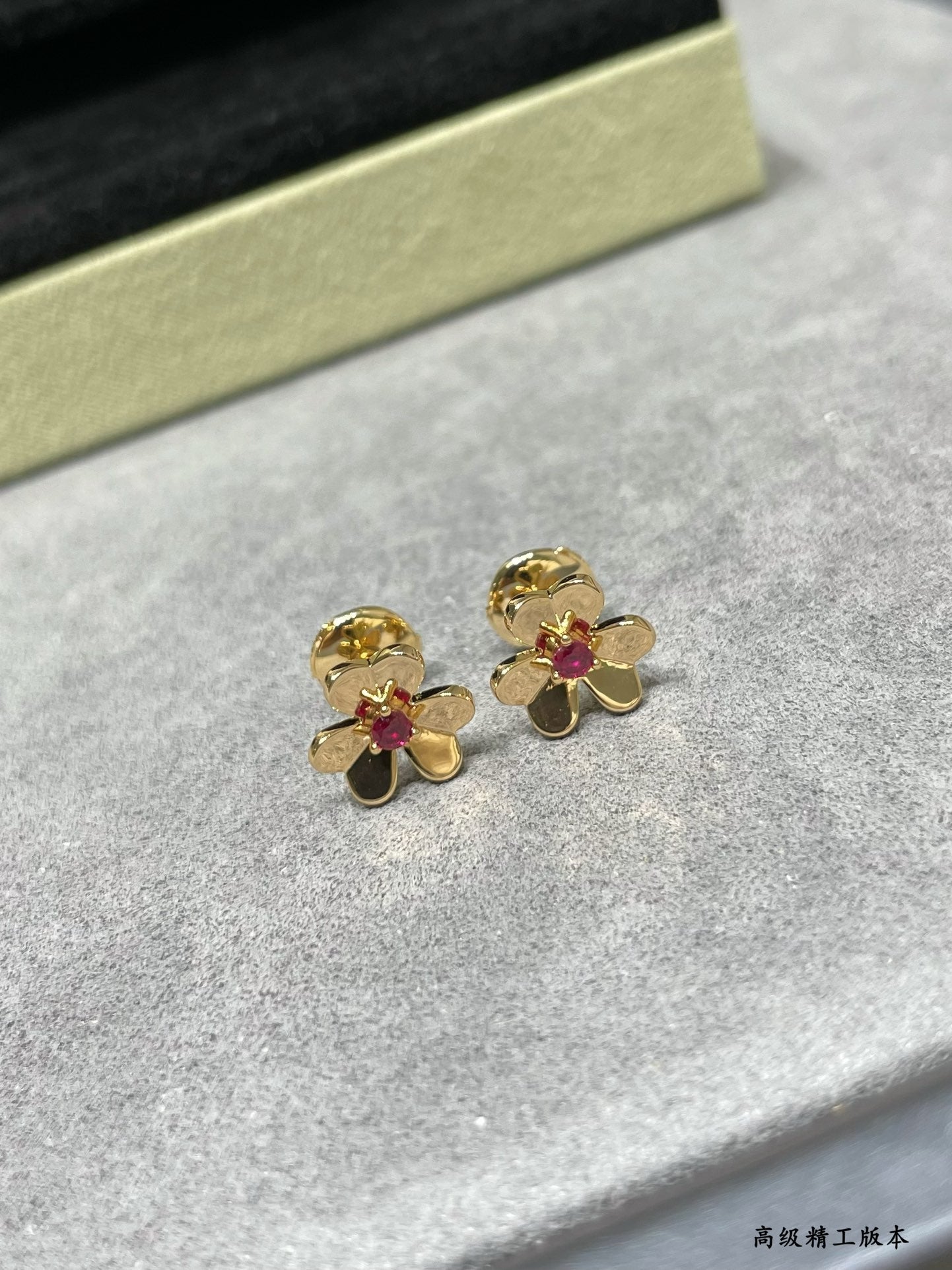 LuxluxHouse Best Quality Accessories Van Cleef & Arpels