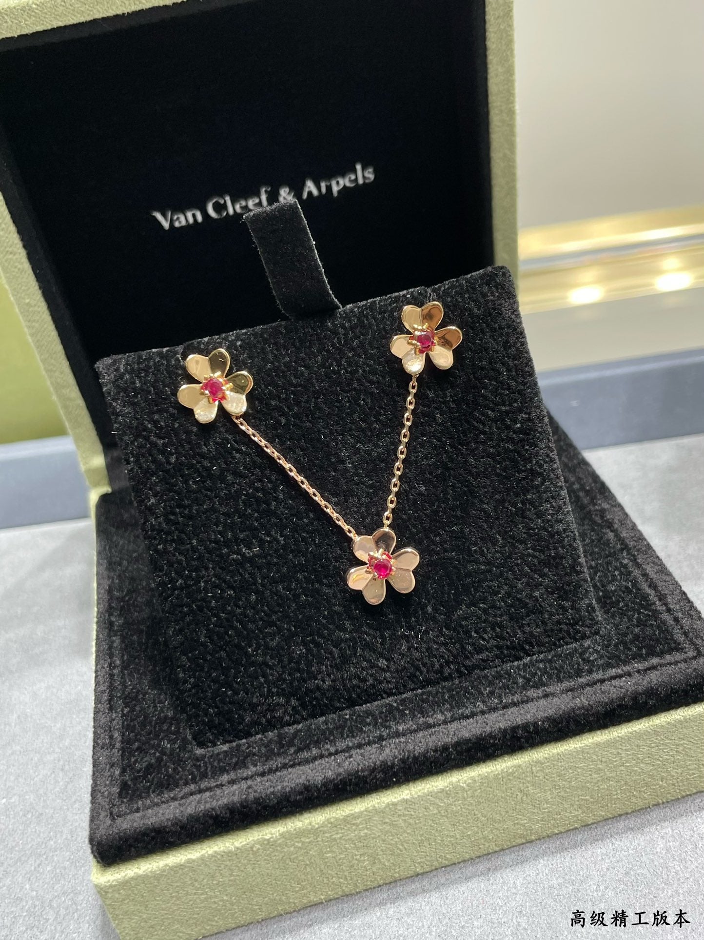 LuxluxHouse Best Quality Accessories Van Cleef & Arpels