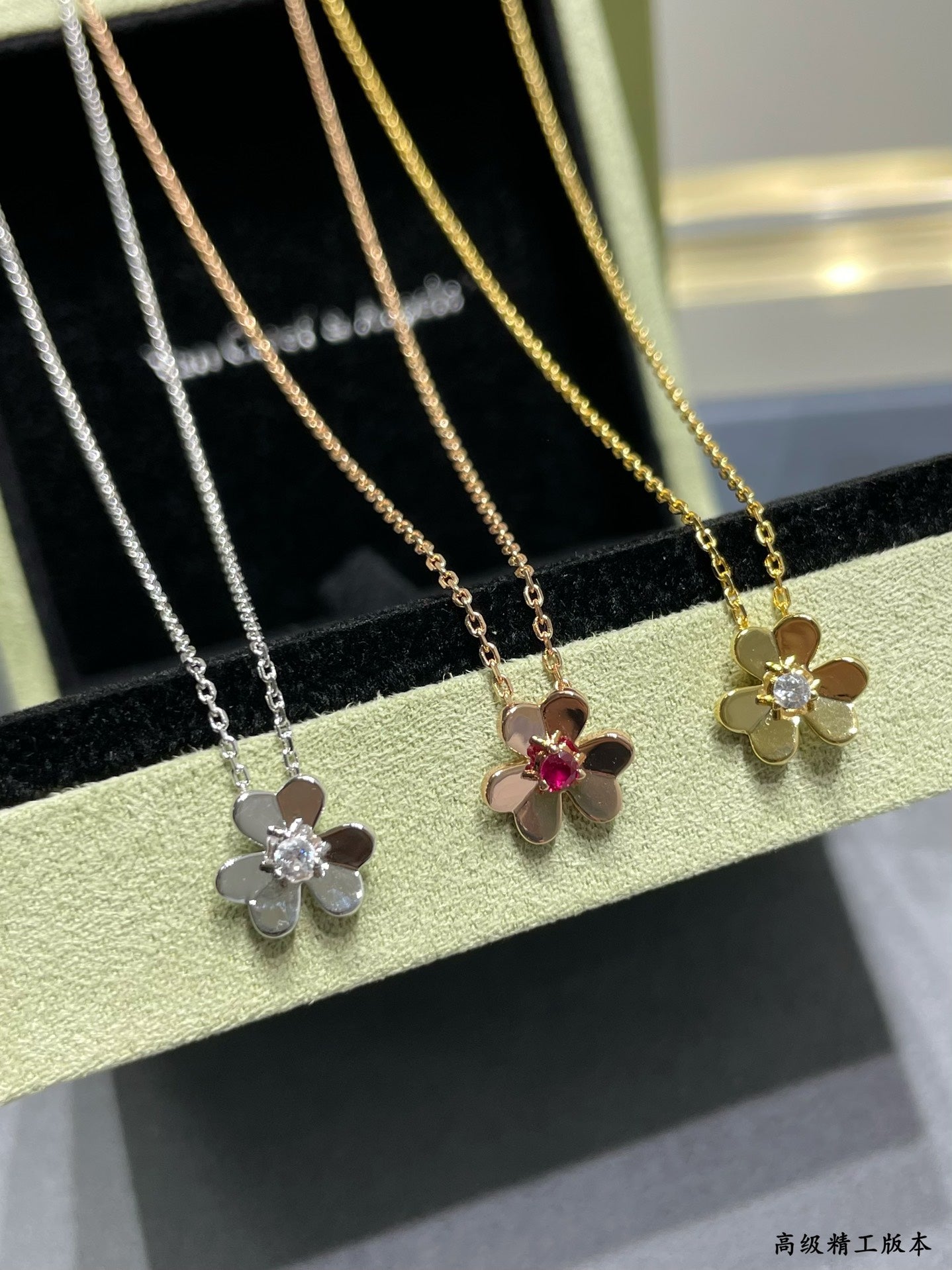 LuxluxHouse Best Quality Accessories Van Cleef & Arpels