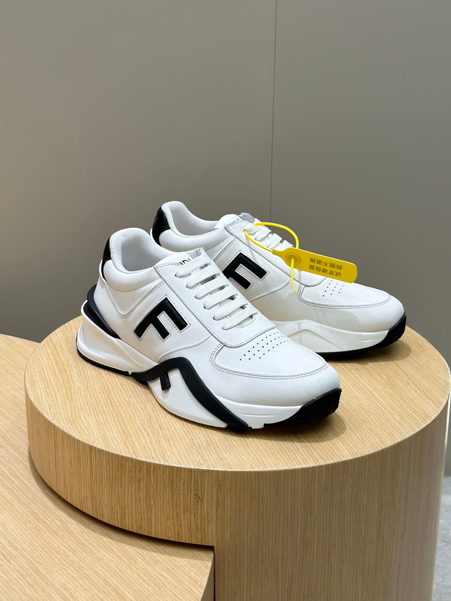 LuxluxHouse Best Quality Shoes Fendi
