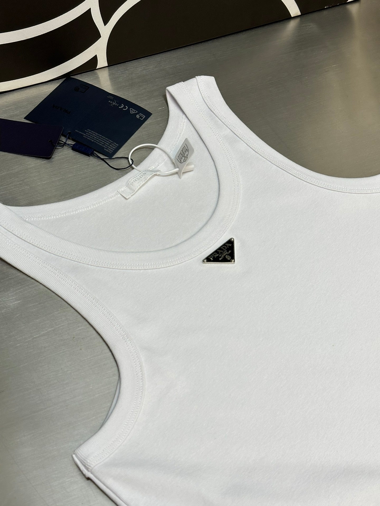 LuxluxHouse Best Quality Clothes T-shirt Prada