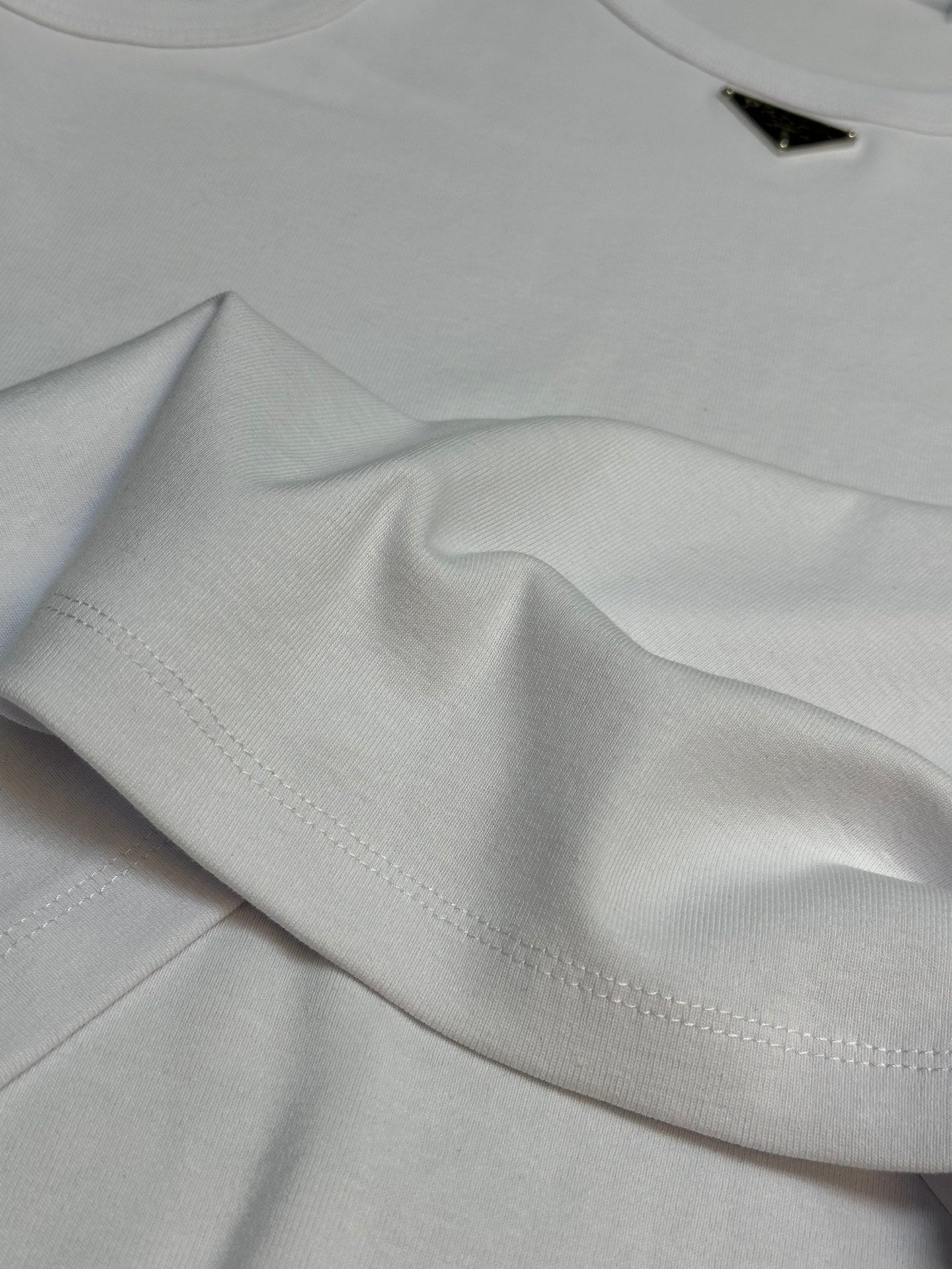 LuxluxHouse Best Quality Clothes T-shirt Prada