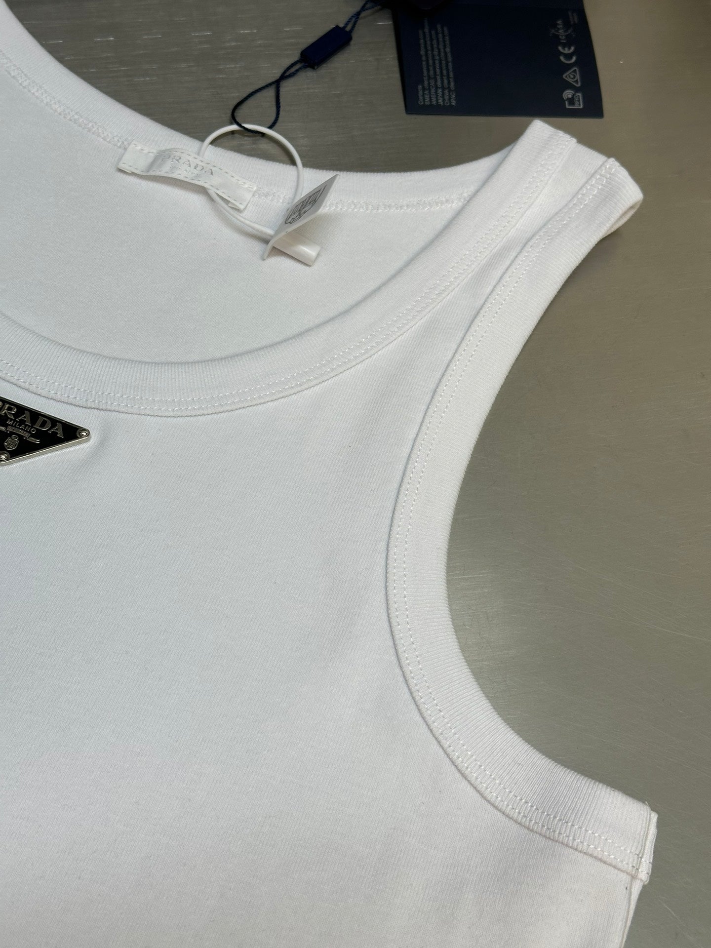 LuxluxHouse Best Quality Clothes T-shirt Prada