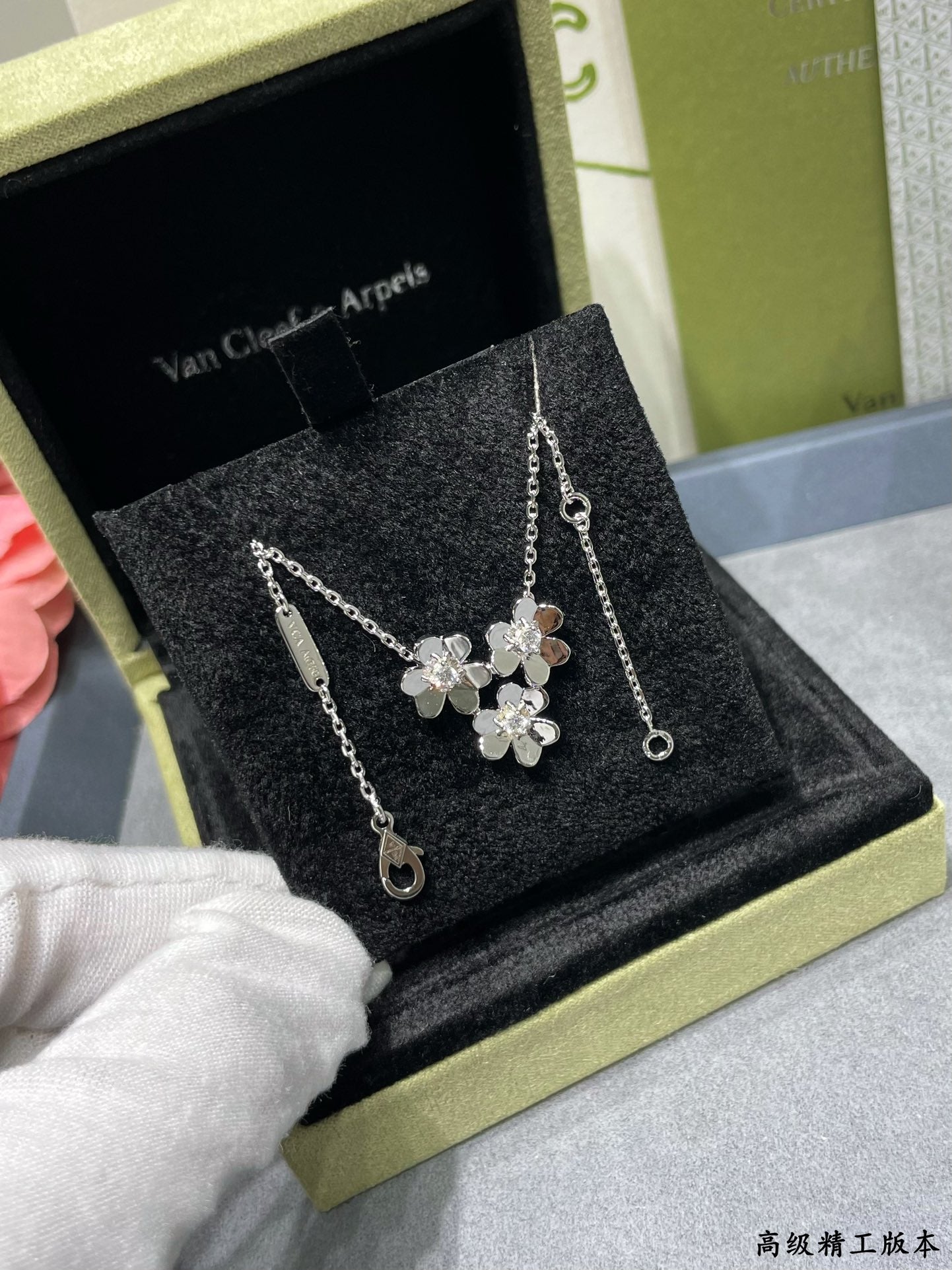 LuxluxHouse Best Quality Accessories Van Cleef & Arpels