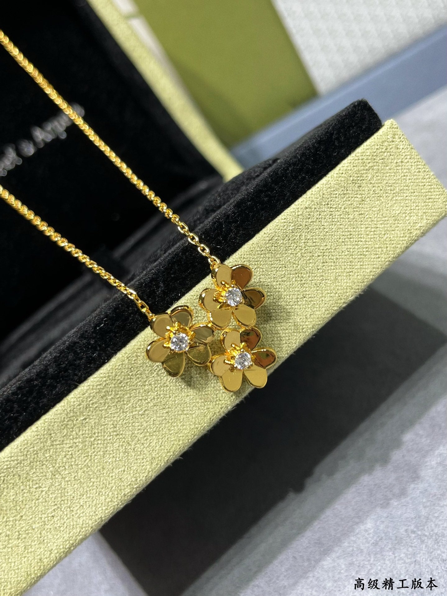 LuxluxHouse Best Quality Accessories Van Cleef & Arpels