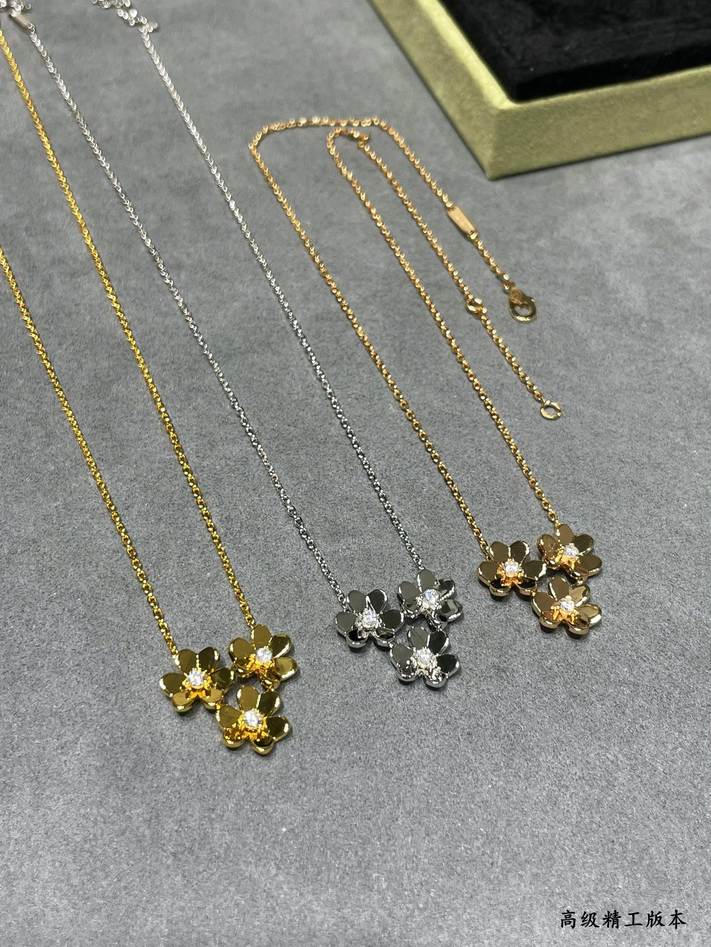 LuxluxHouse Best Quality Accessories Van Cleef & Arpels