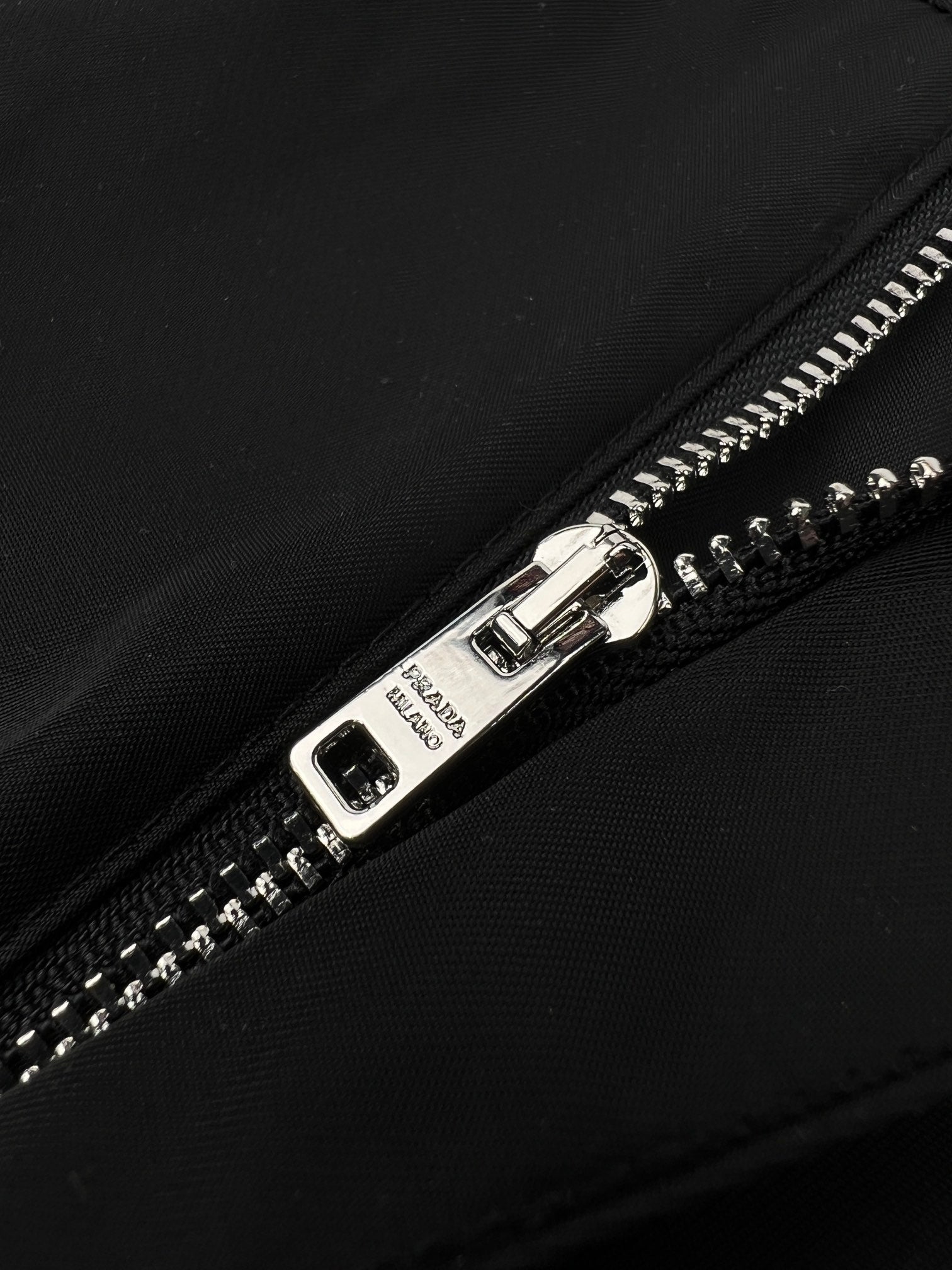 LuxluxHouse Best Quality Clothes Pants Prada