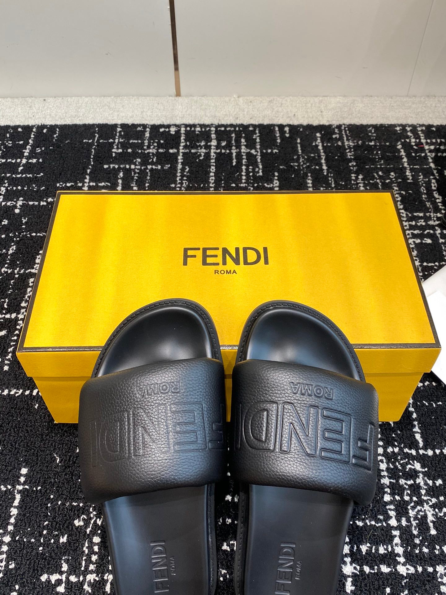 LuxluxHouse Best Quality Sandals Fendi