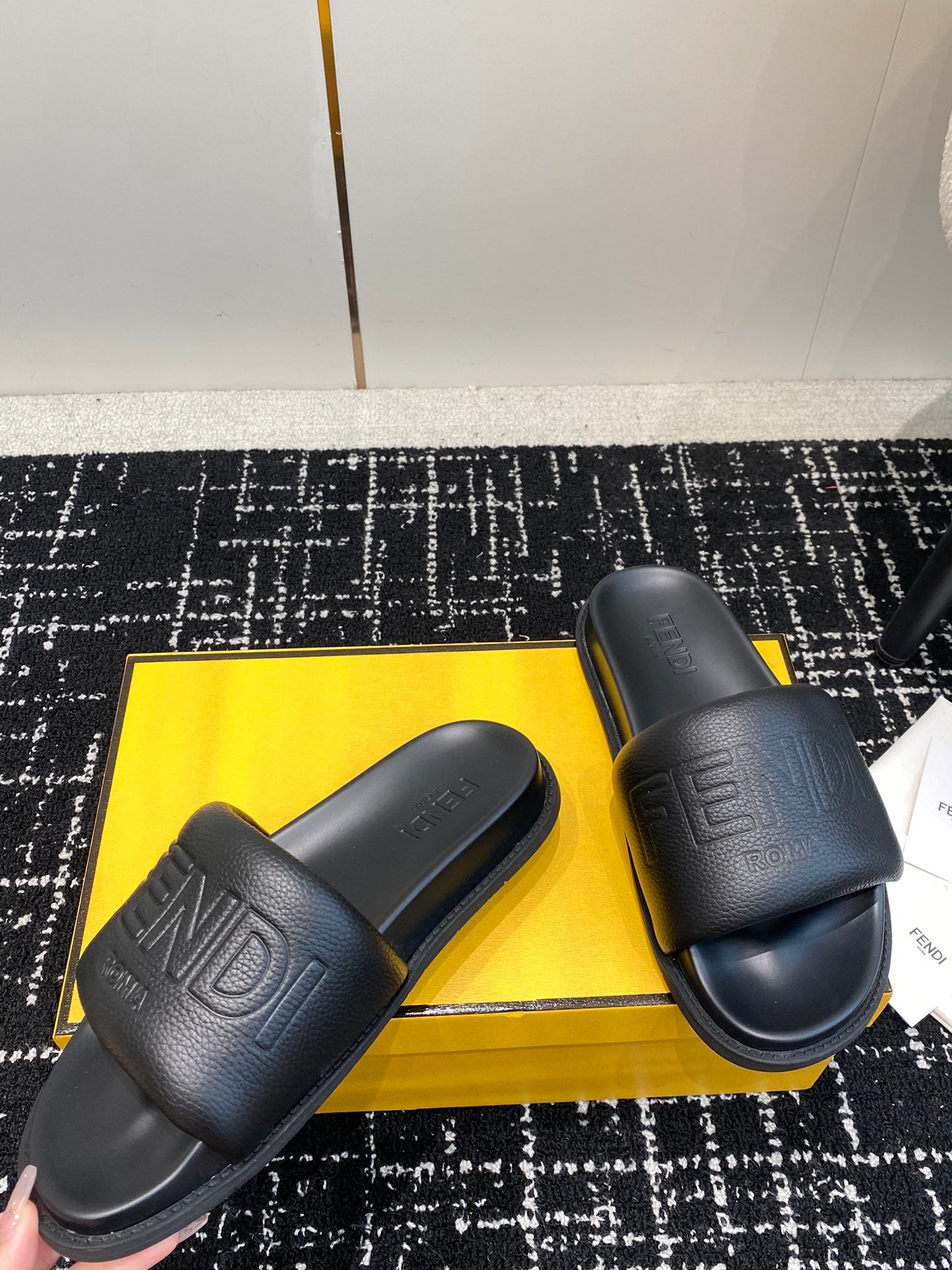 LuxluxHouse Best Quality Sandals Fendi